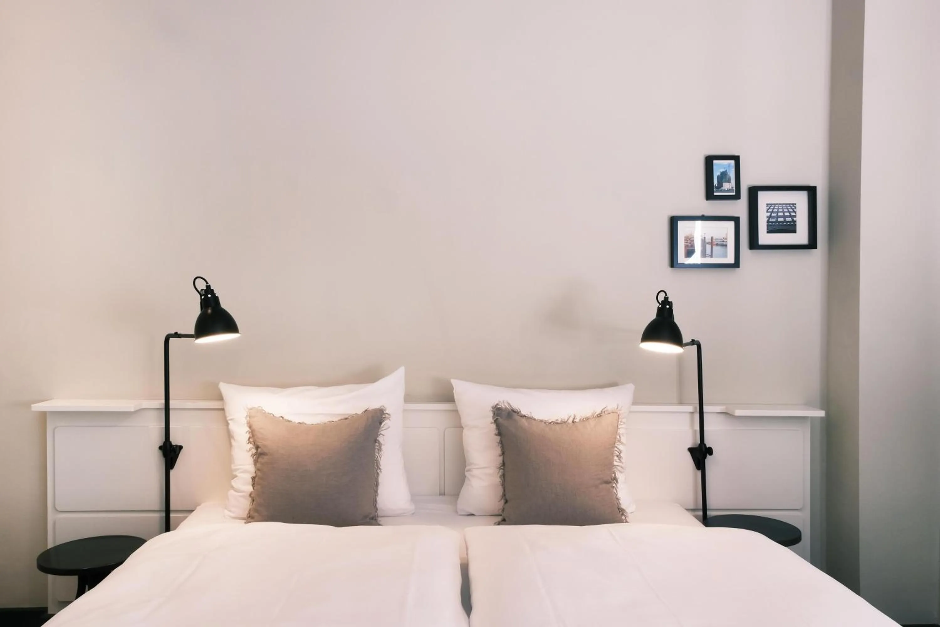 Photo of the whole room, Bed in Apartment040