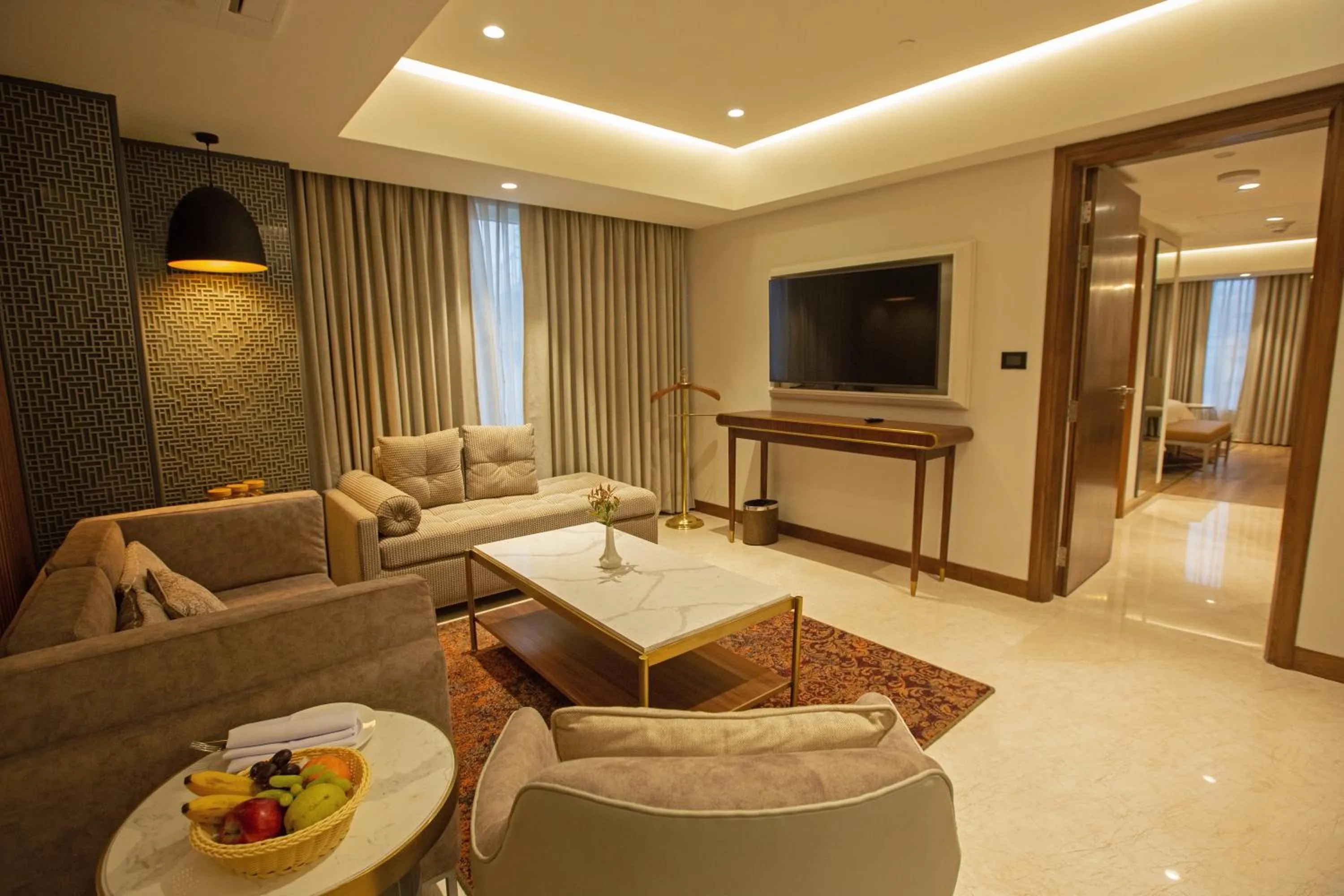 TV and multimedia in ARISTA BY AMBITION