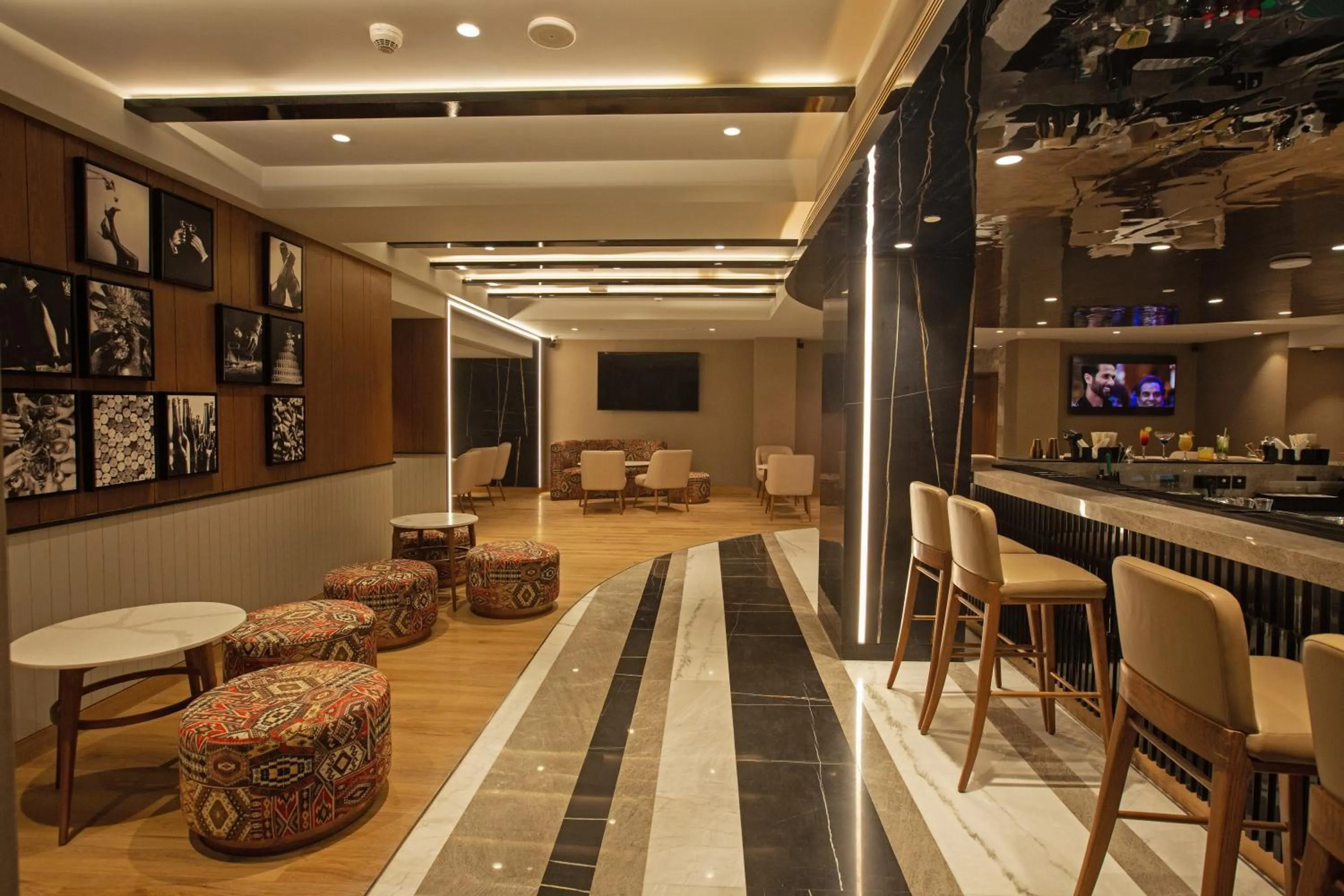 Lounge or bar in ARISTA BY AMBITION