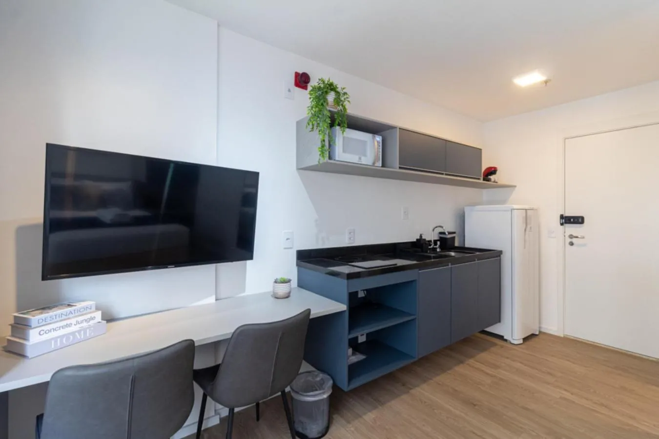 TV and multimedia in 360 Athos Paraiso