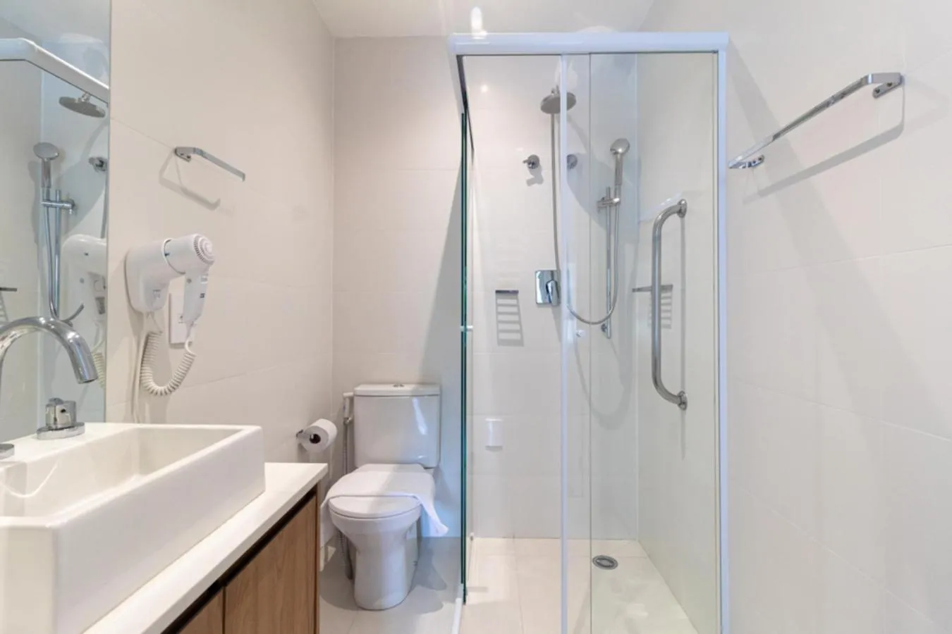 Toilet in 360 Athos Paraiso
