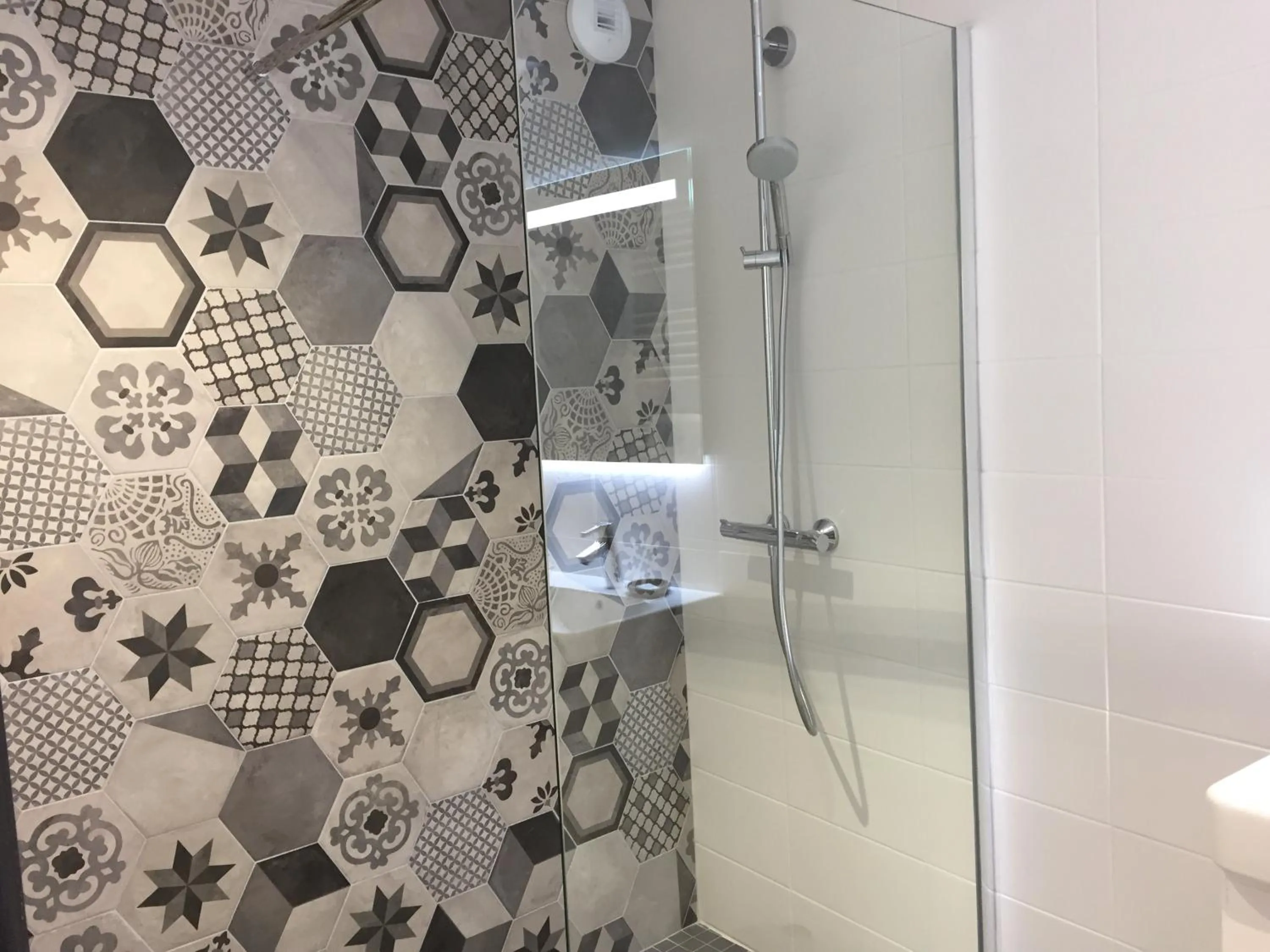 Shower in Le Clos du miroir