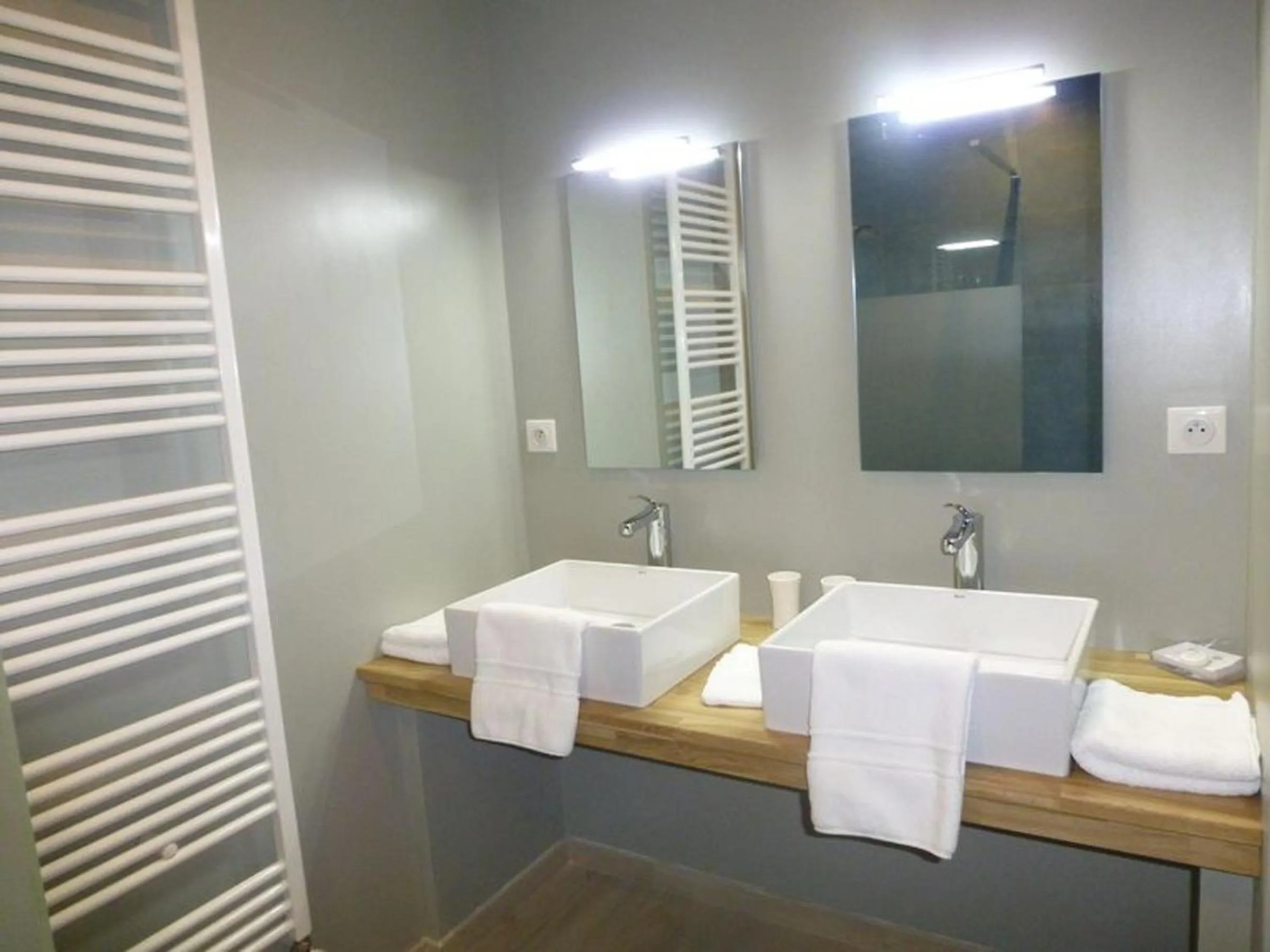 Bathroom in Le Clos du miroir