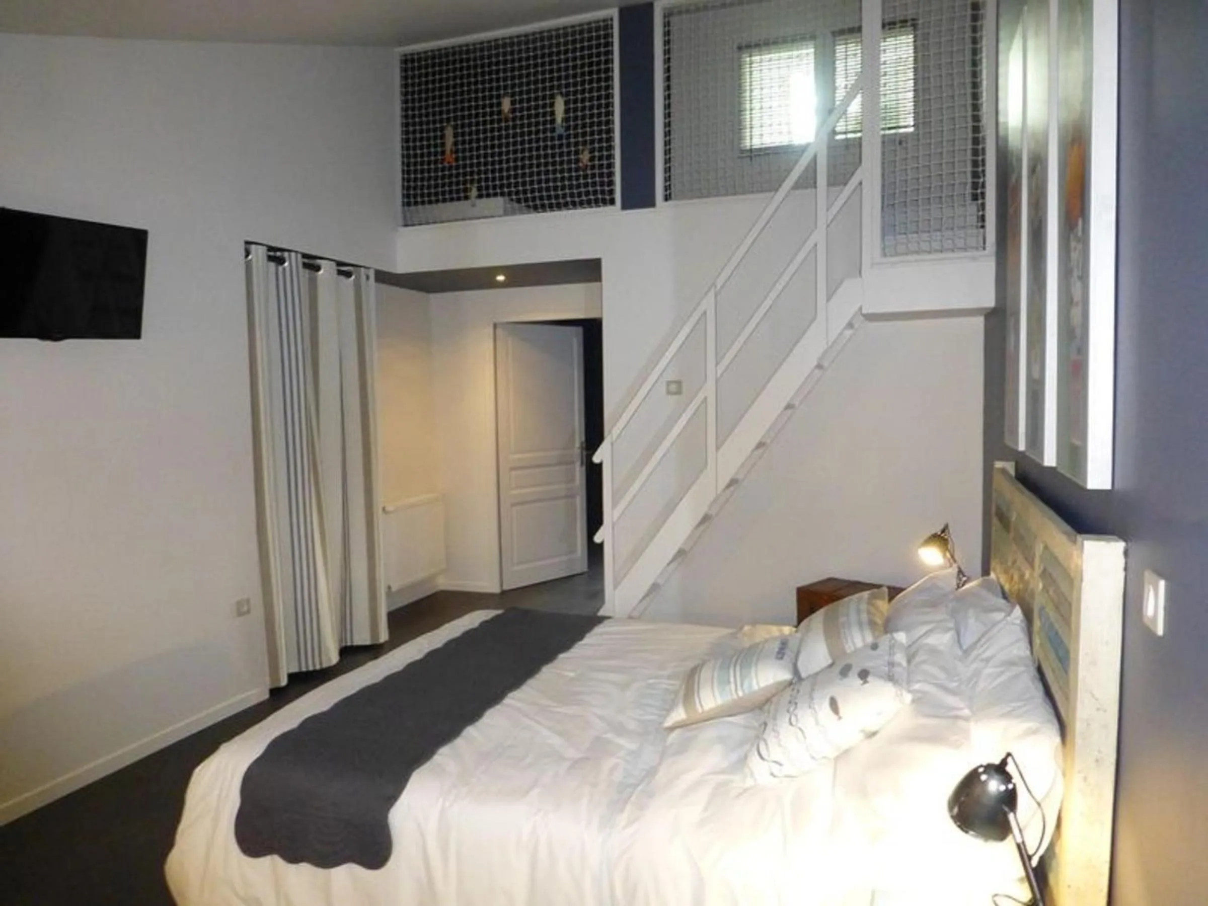 Bedroom, Bed in Le Clos du miroir