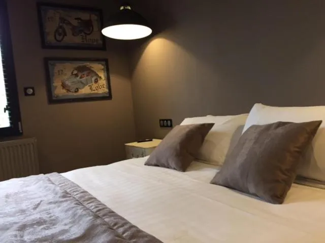 Bed in Le Clos du miroir