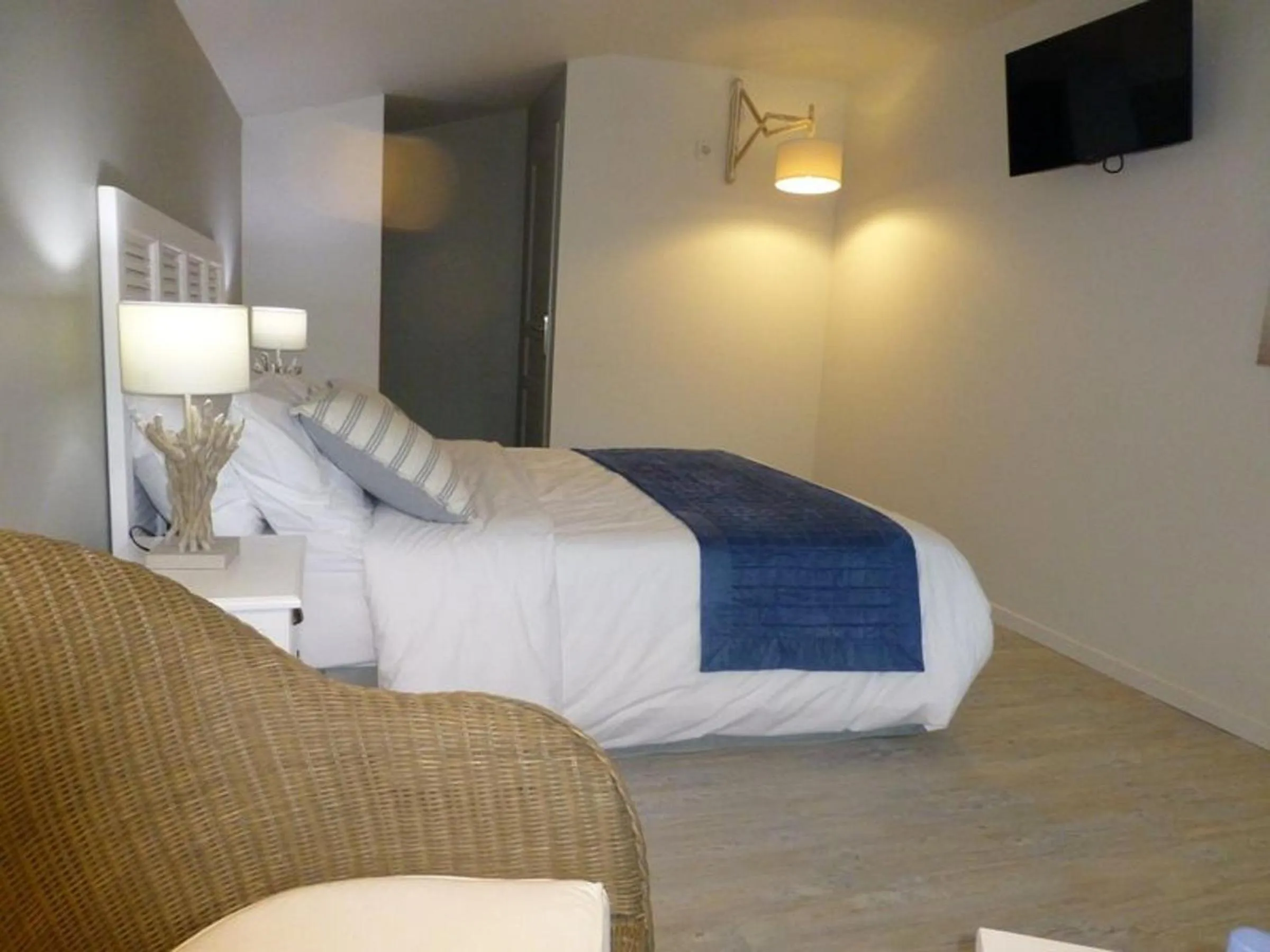 Bedroom, Bed in Le Clos du miroir