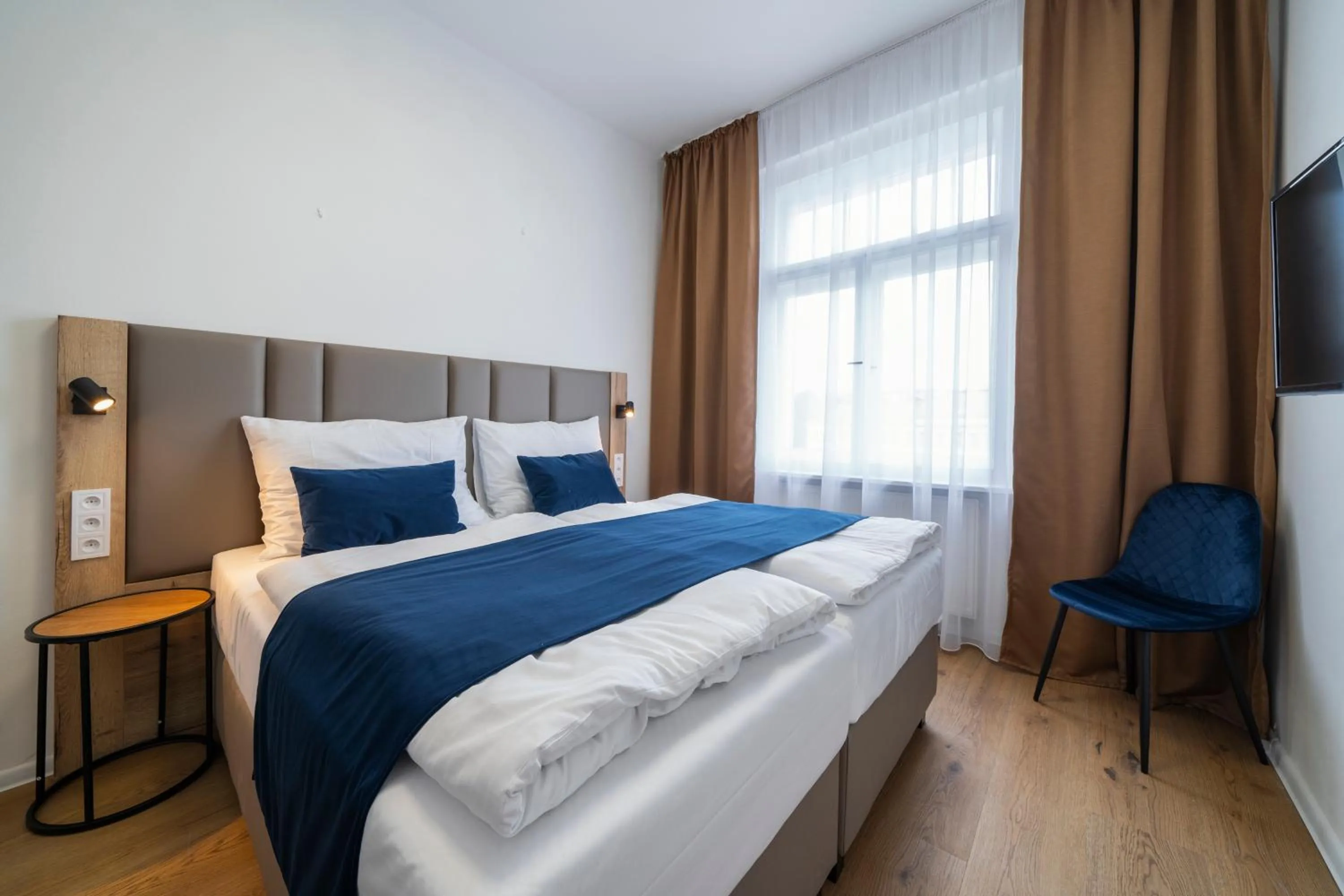 Bedroom, Bed in Hotel LEON