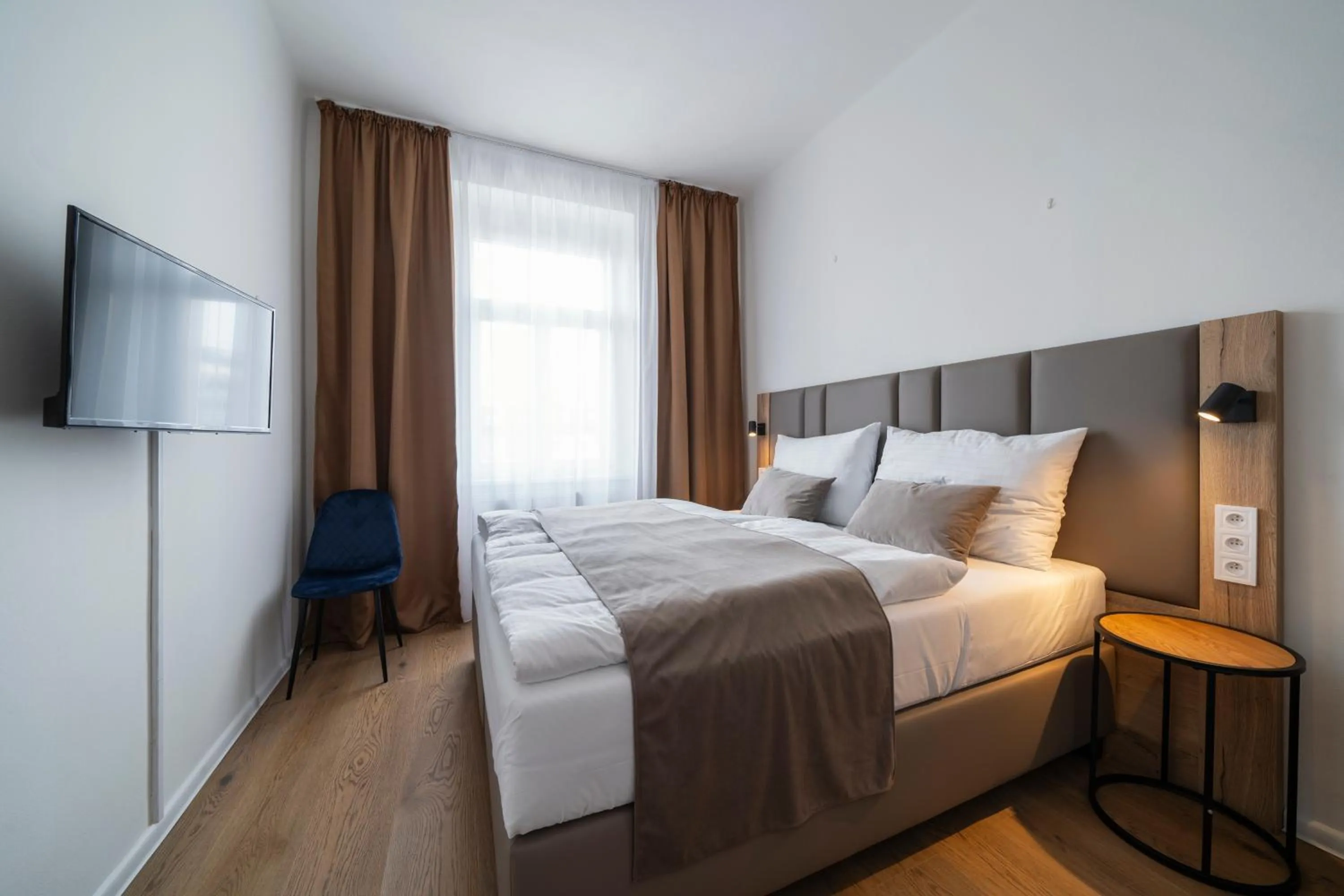 Bedroom, Bed in Hotel LEON