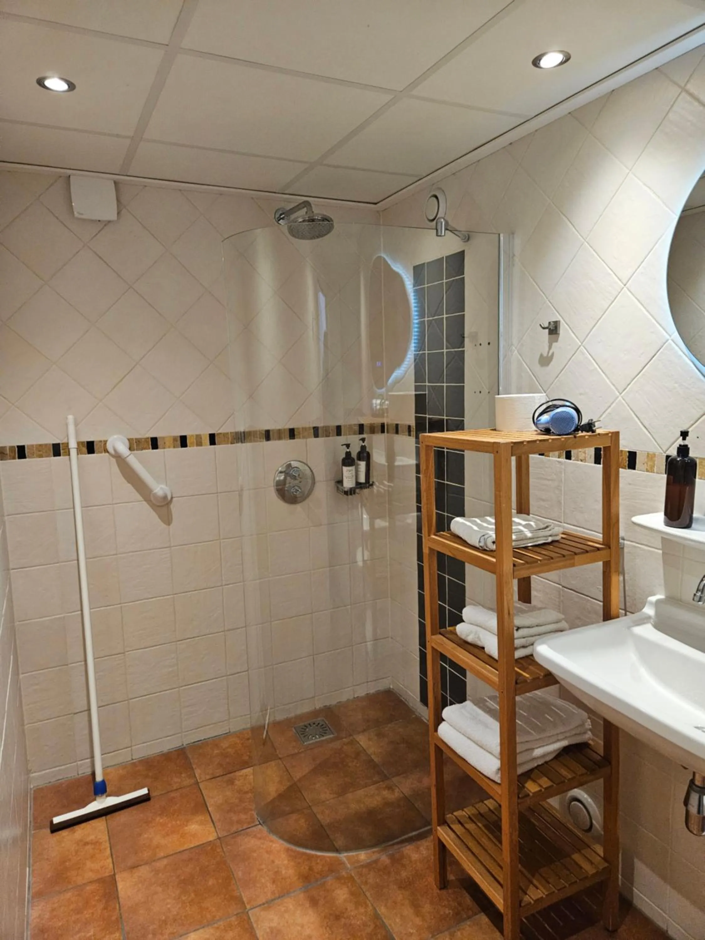 Bathroom in Hotel Dolores Ameland