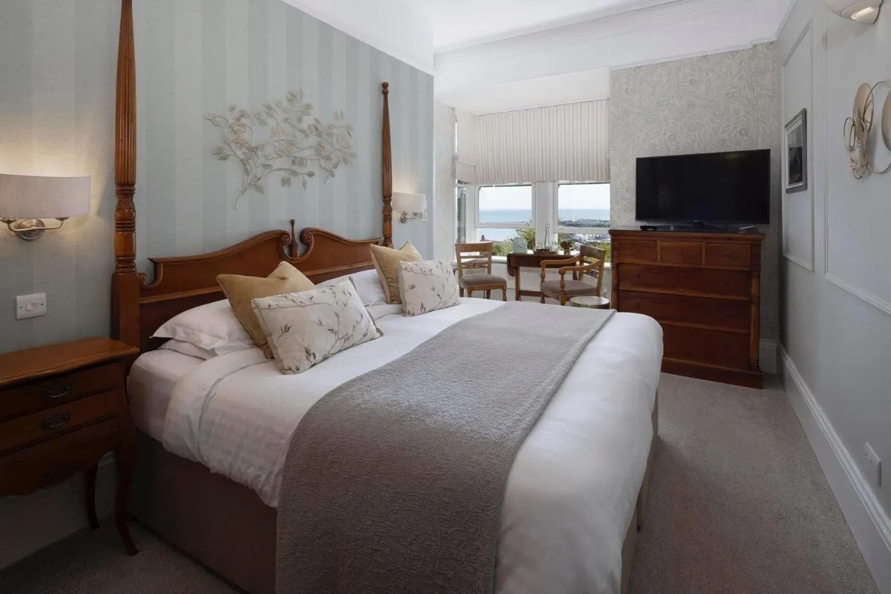 Superior Deluxe Double or Twin Room in Hotel Penzance Superior Deluxe Double or Twin Room in Hotel Penzance