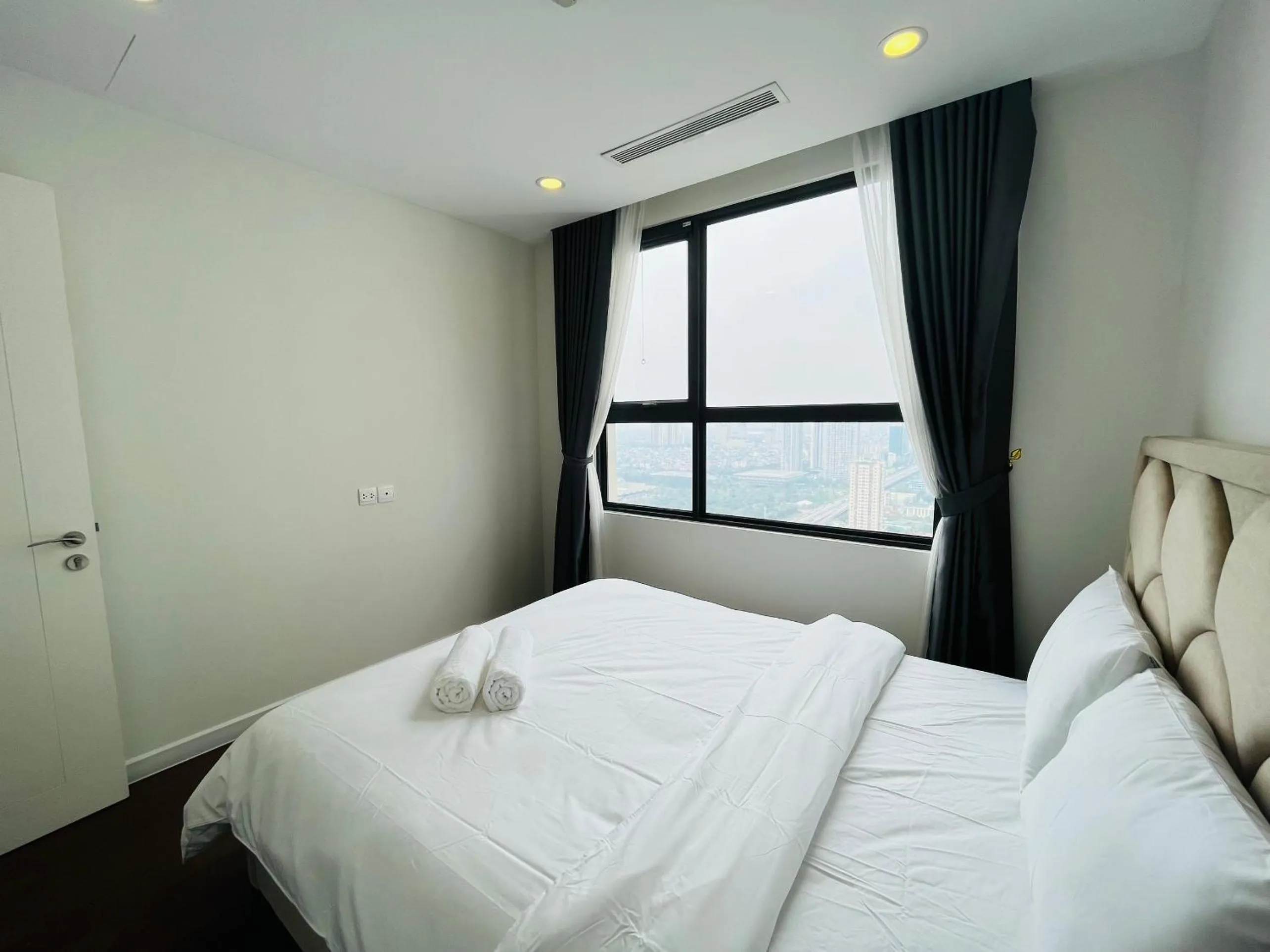 Bed in Daniel Apartment - D'Capitale Ha Noi