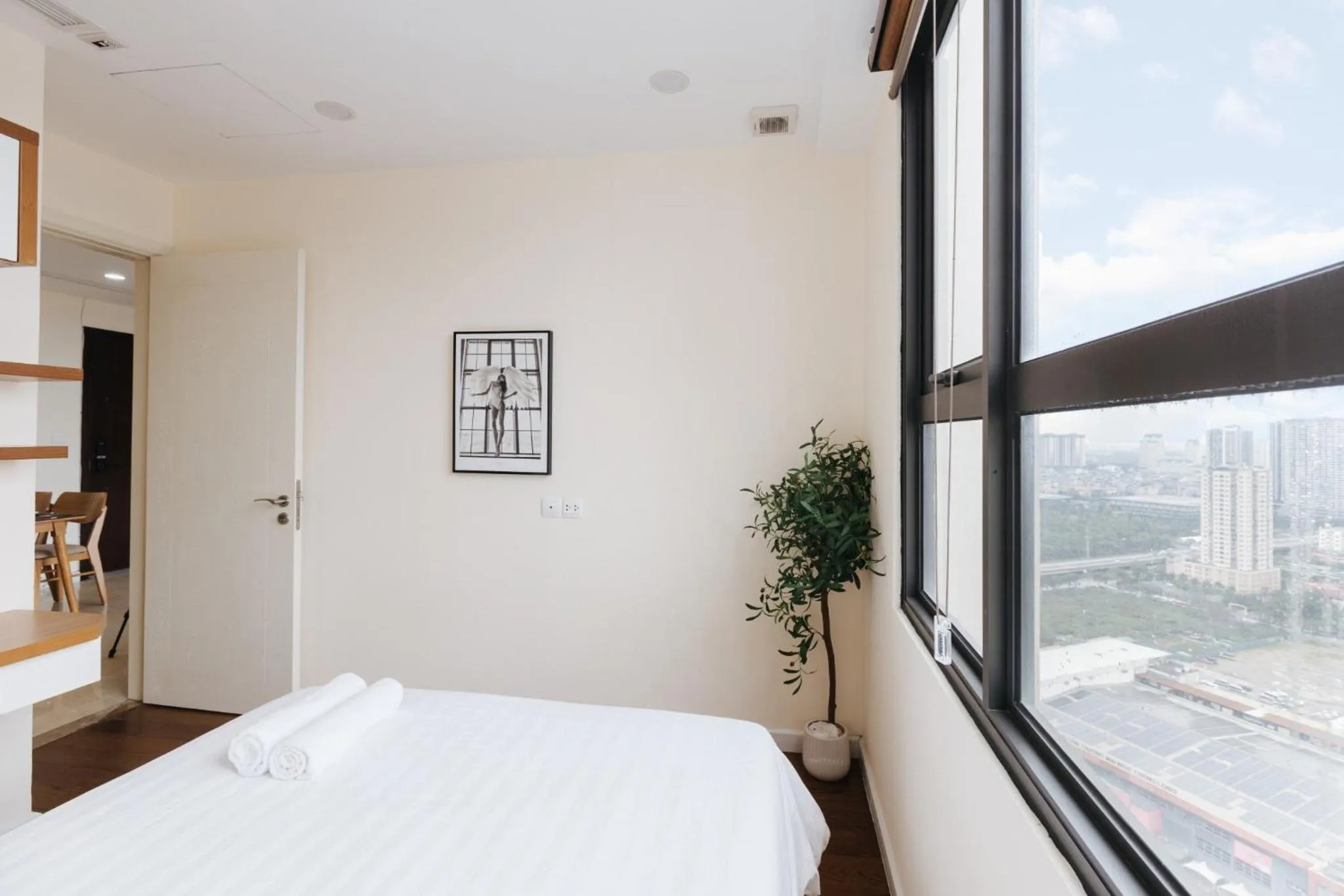 Bed in Daniel Apartment - D'Capitale Ha Noi