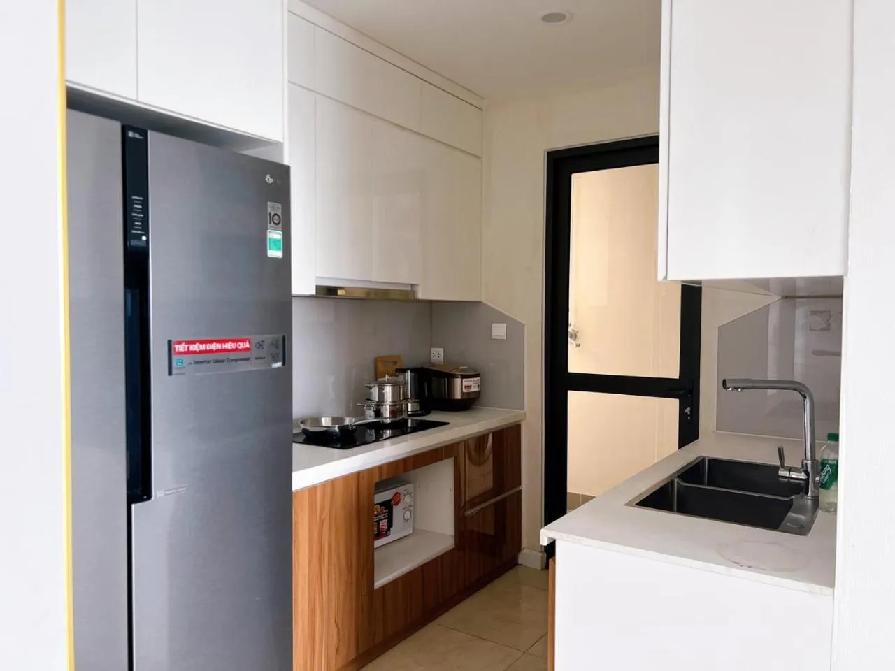 stove in Daniel Apartment - D'Capitale Ha Noi