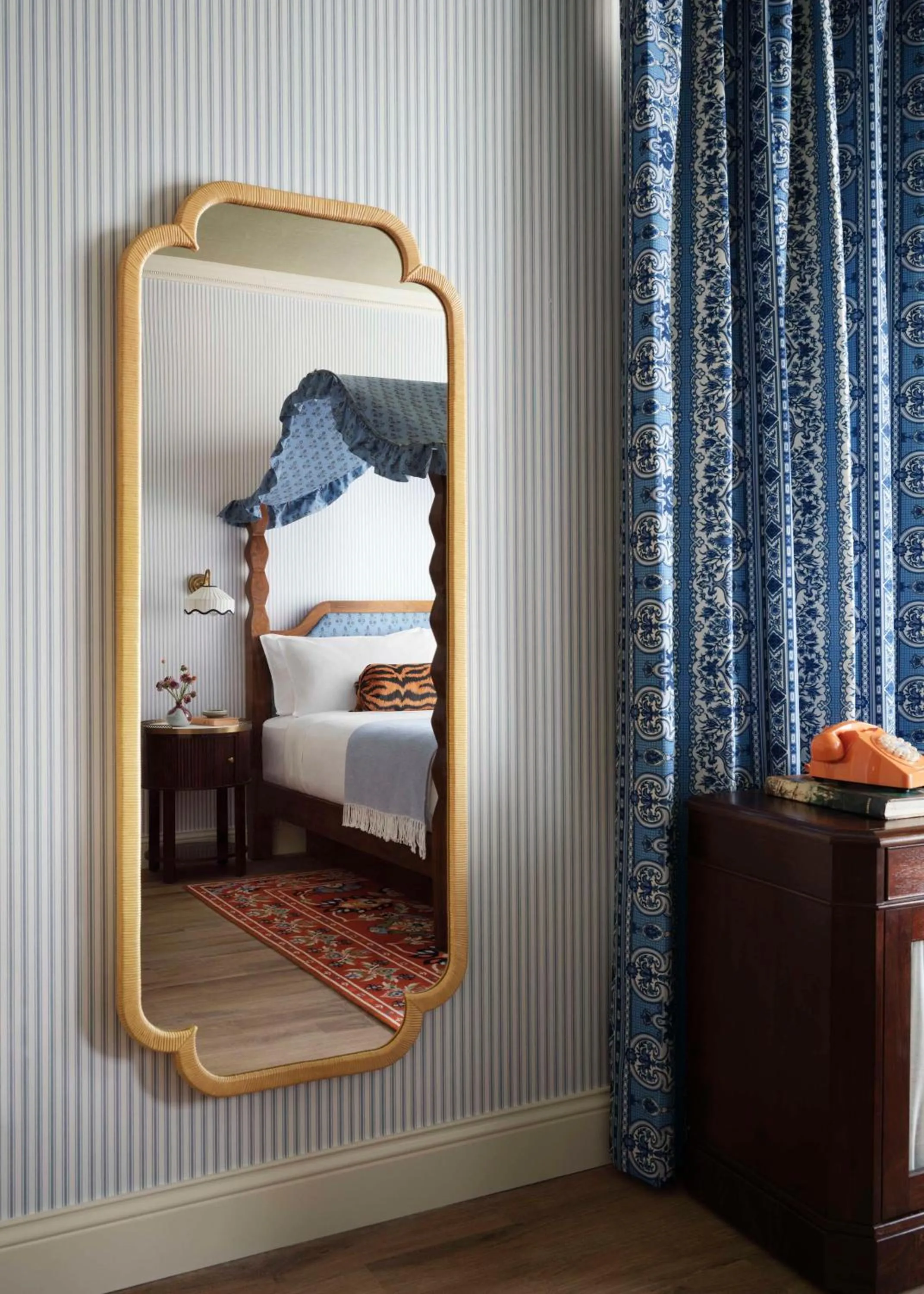 Bed in Graduate by Hilton Auburn, AL