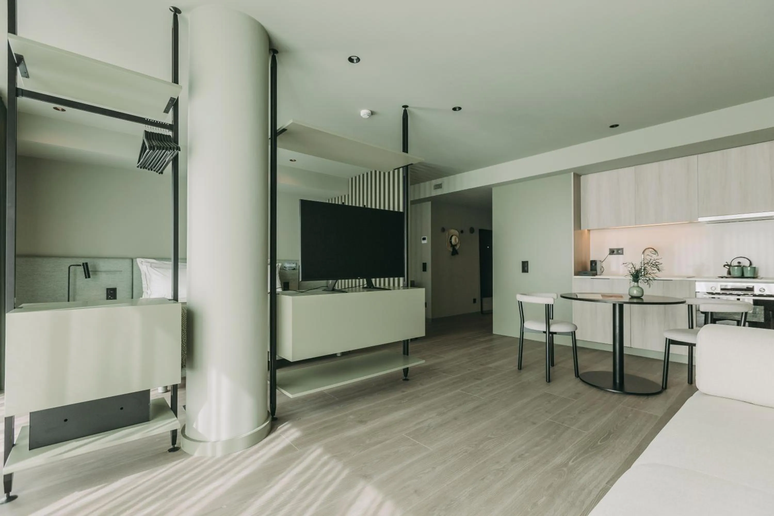 Photo of the whole room in Hotels 705 Porto Prime Home