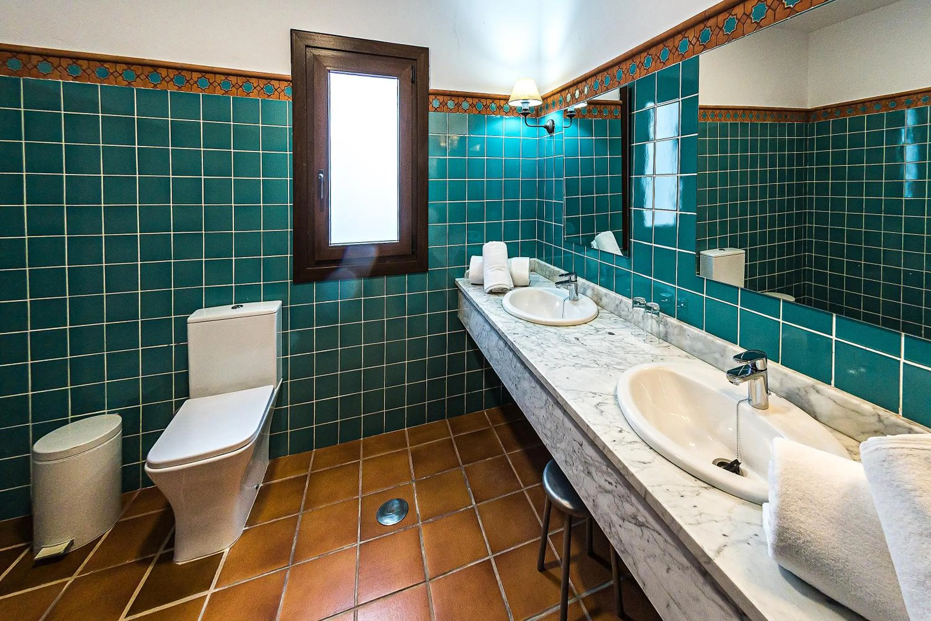 Shower in Hotel-Restaurante Casa García Almonaster La Real