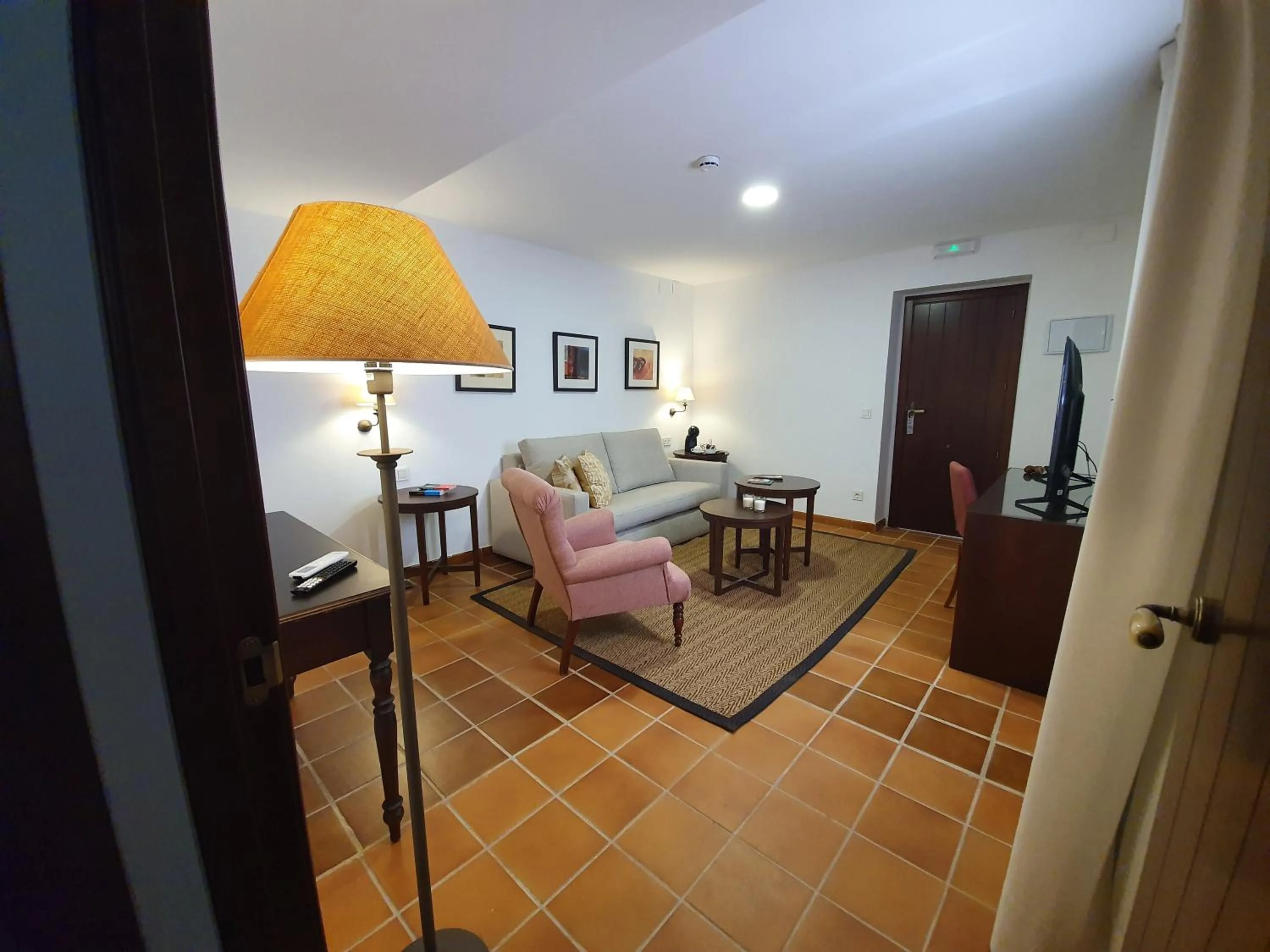 Coffee/tea facilities in Hotel-Restaurante Casa García Almonaster La Real