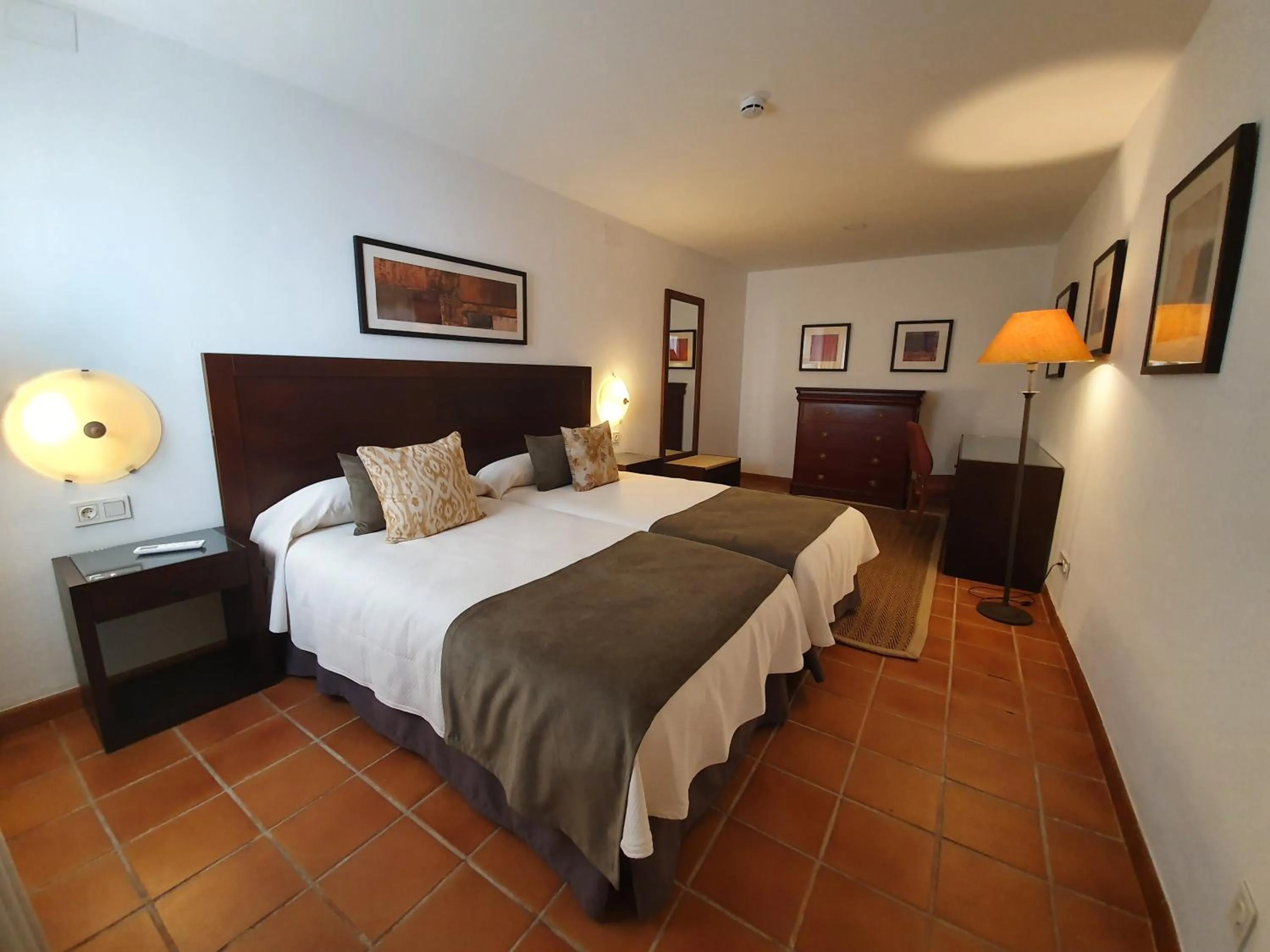 TV and multimedia, Bed in Hotel-Restaurante Casa García Almonaster La Real