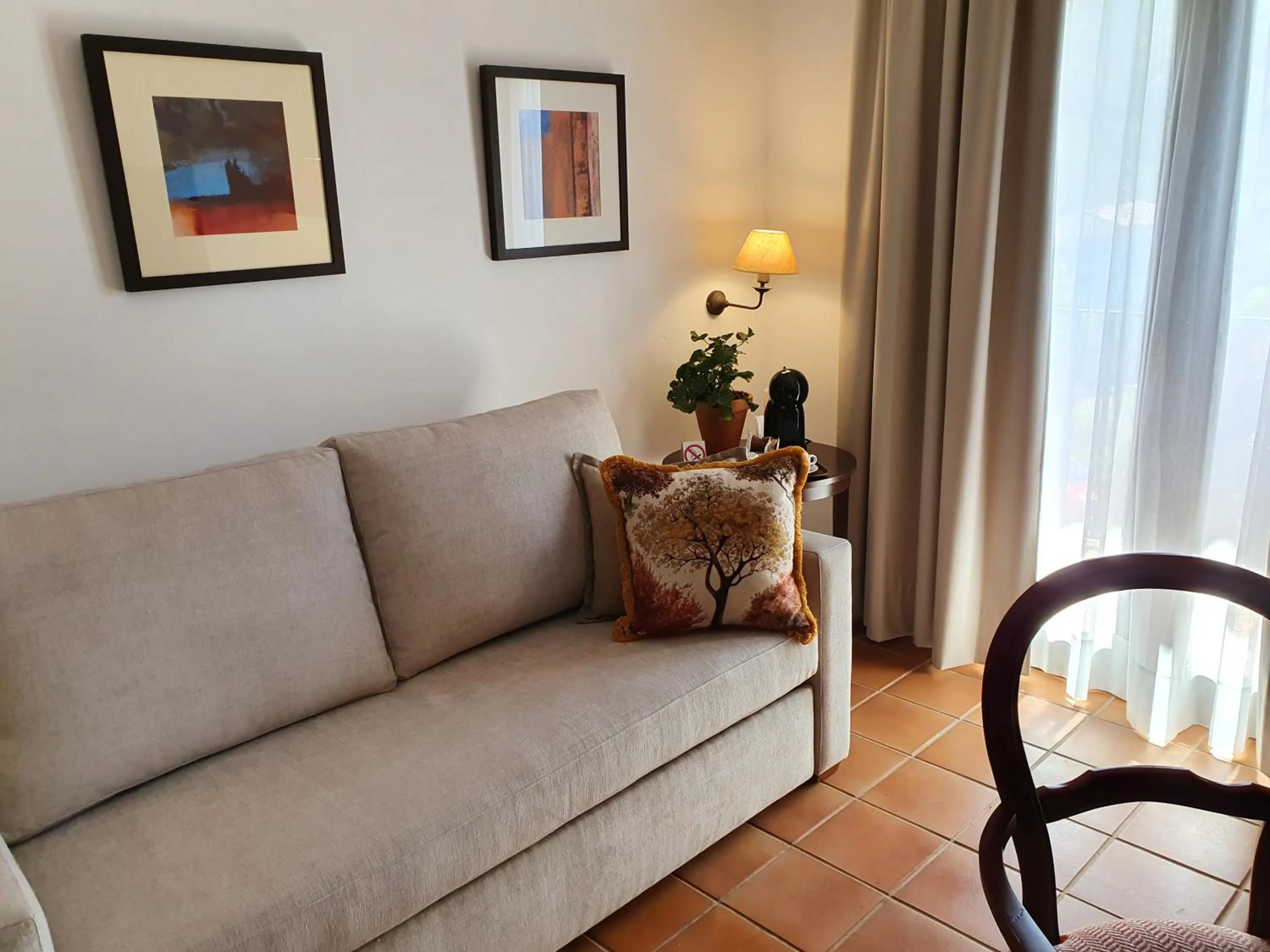 Coffee/tea facilities in Hotel-Restaurante Casa García Almonaster La Real