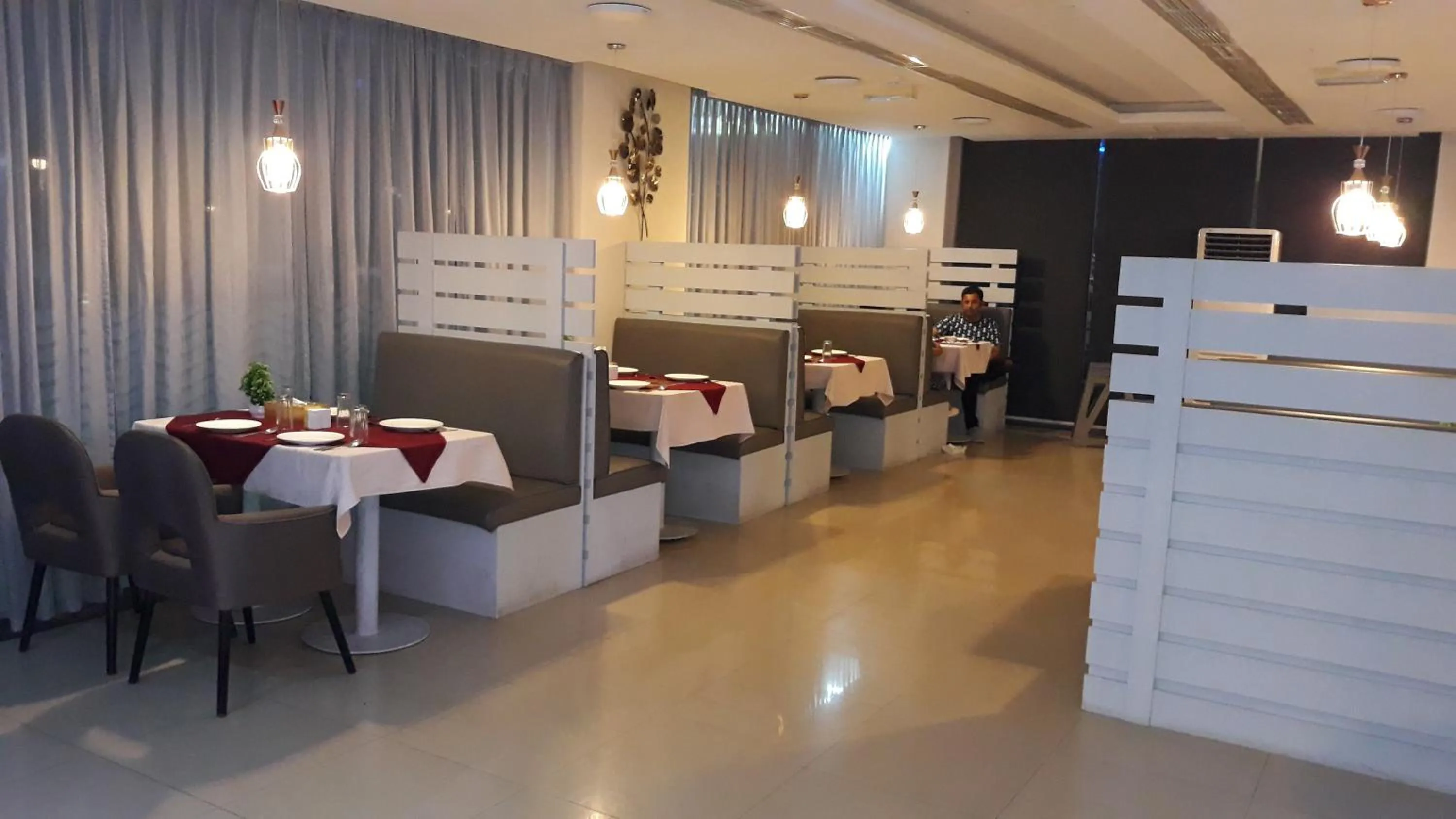 Restaurant/places to eat in Savoy Grand Hotel Apartments