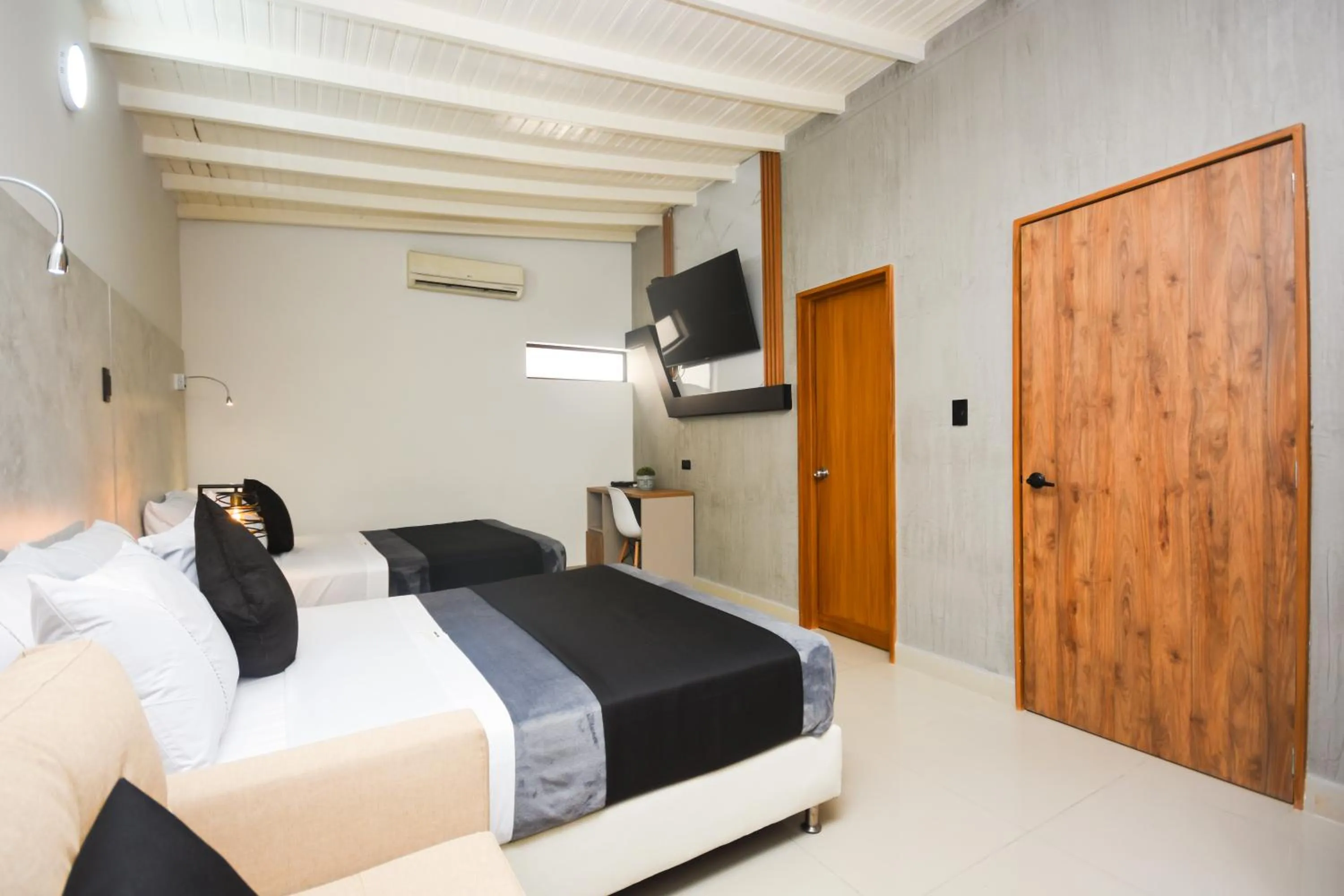 TV and multimedia, Bed in Naiot Hotel Boutique