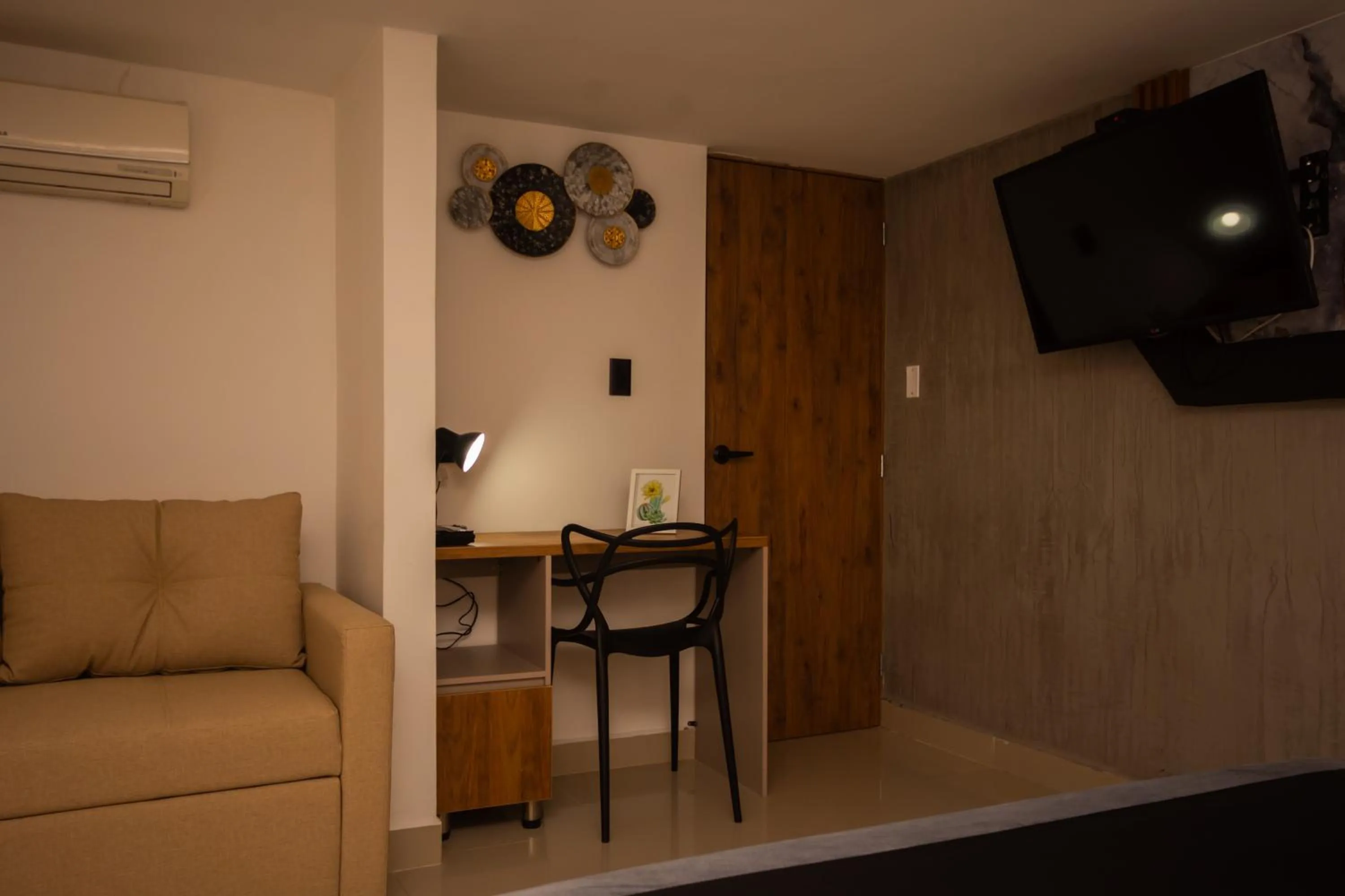 TV and multimedia in Naiot Hotel Boutique