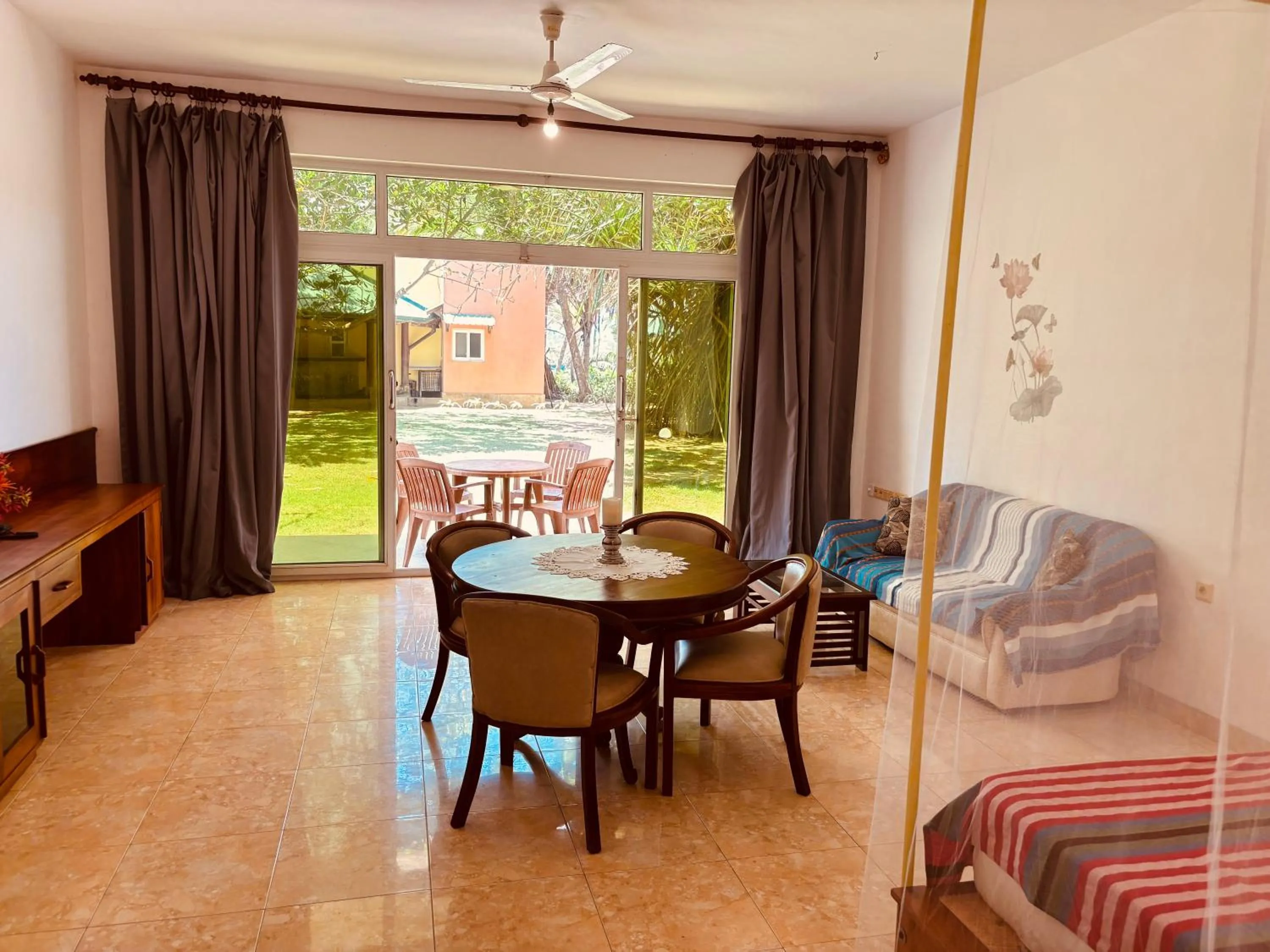 Photo of the whole room in Raja Beach Hotel