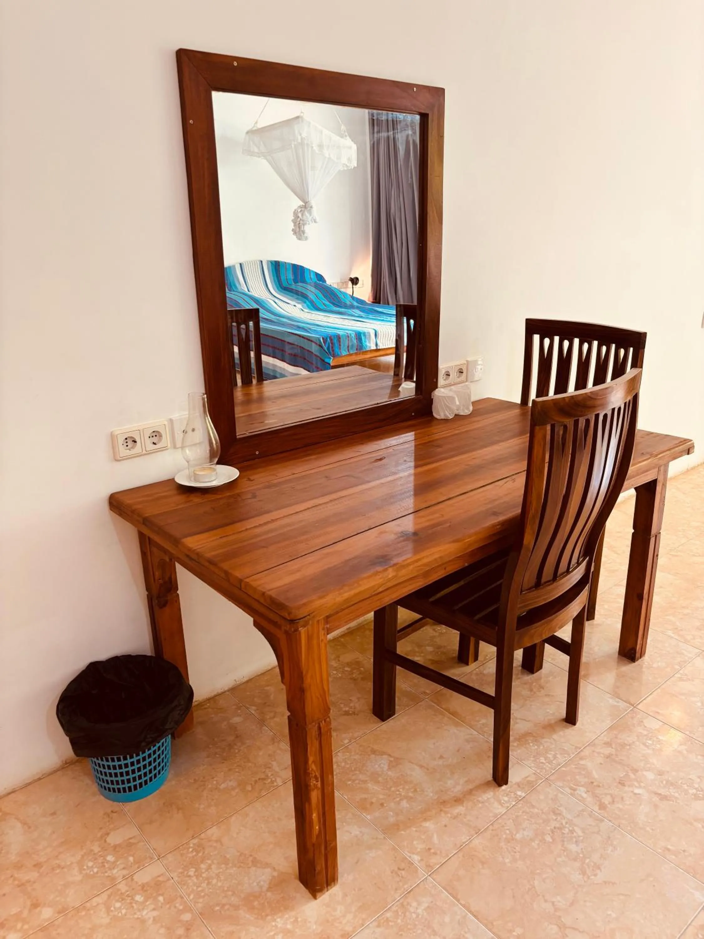 Decorative detail in Raja Beach Hotel