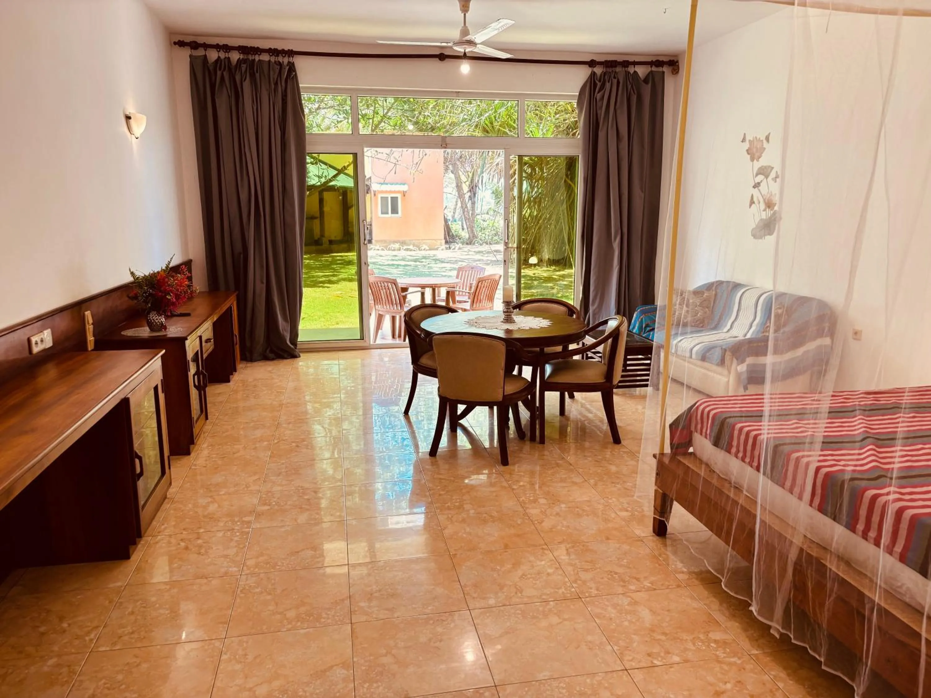 Photo of the whole room, Bed in Raja Beach Hotel