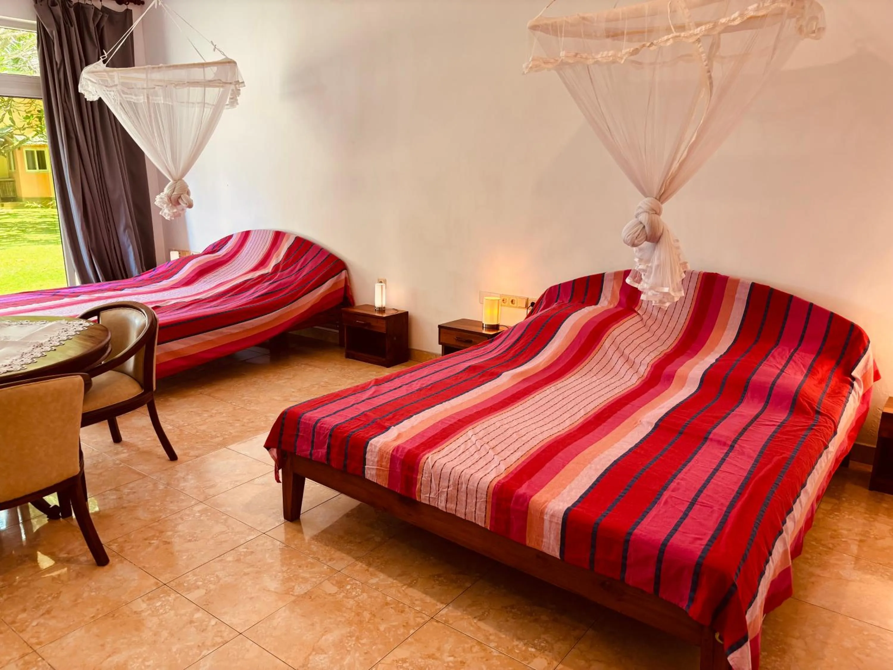 Decorative detail in Raja Beach Hotel