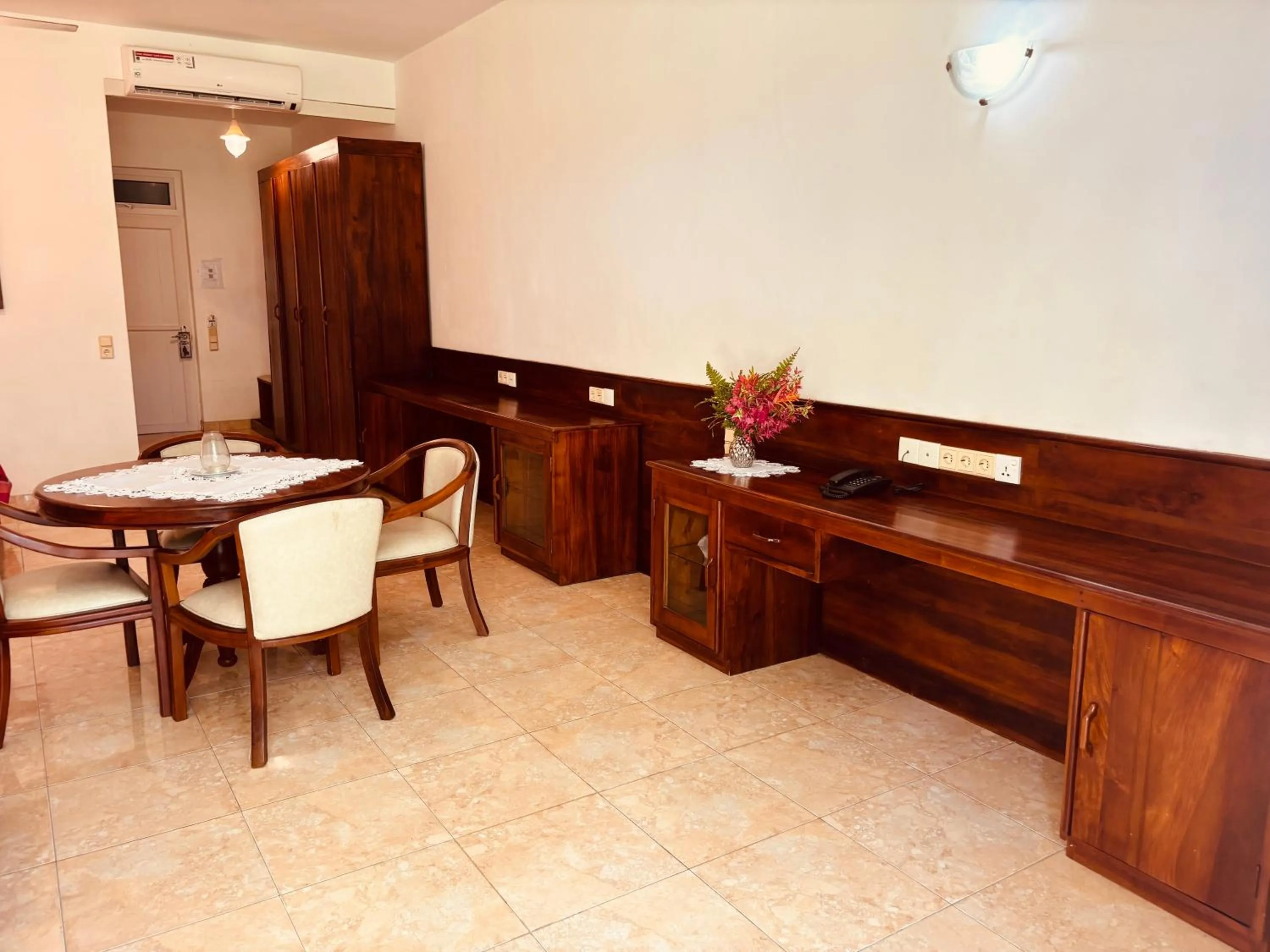 Photo of the whole room in Raja Beach Hotel