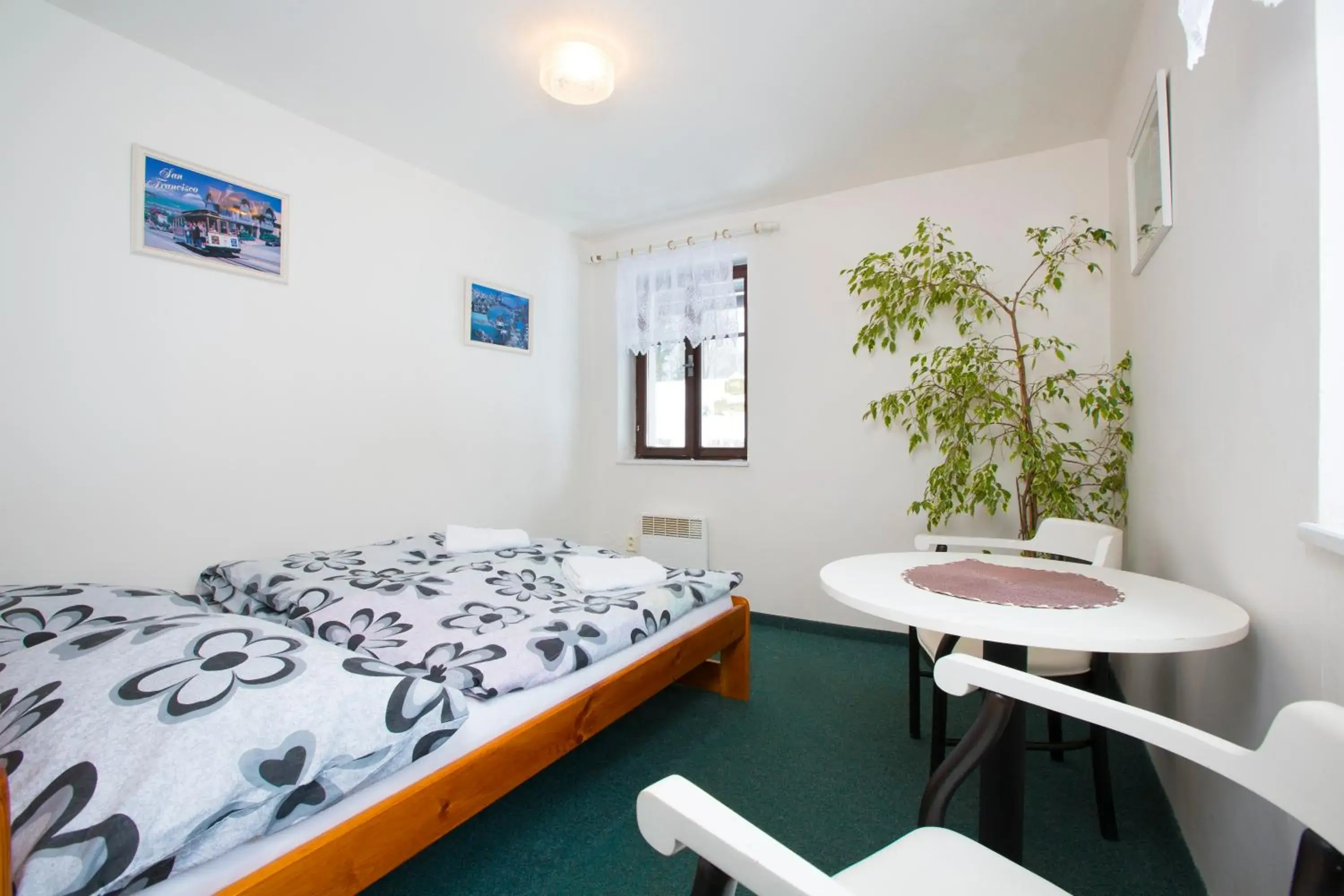 Double or Twin Room with Private Bathroom in Chata Pod lipami Double or Twin Room with Private Bathroom in Chata Pod lipami