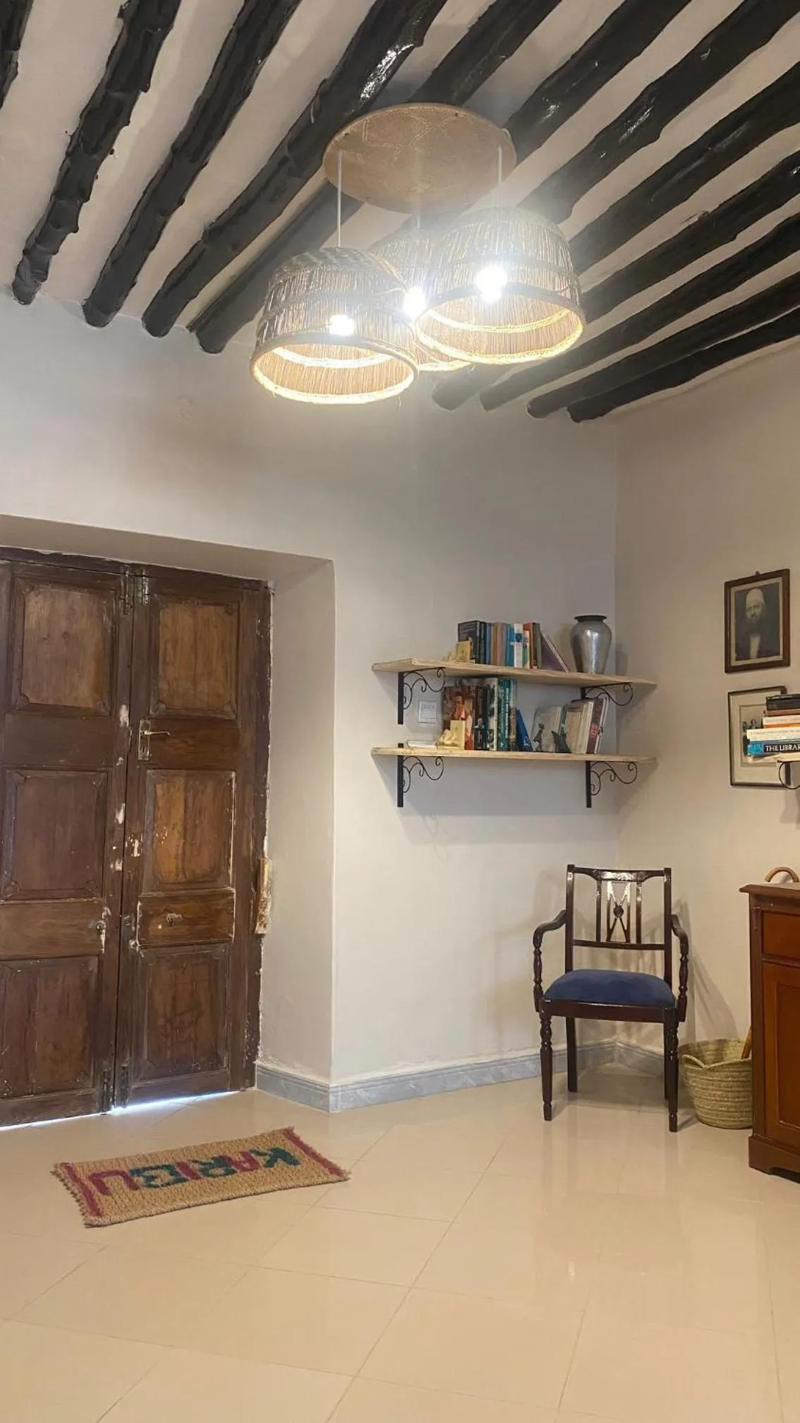 Facade/entrance in Hanaia House