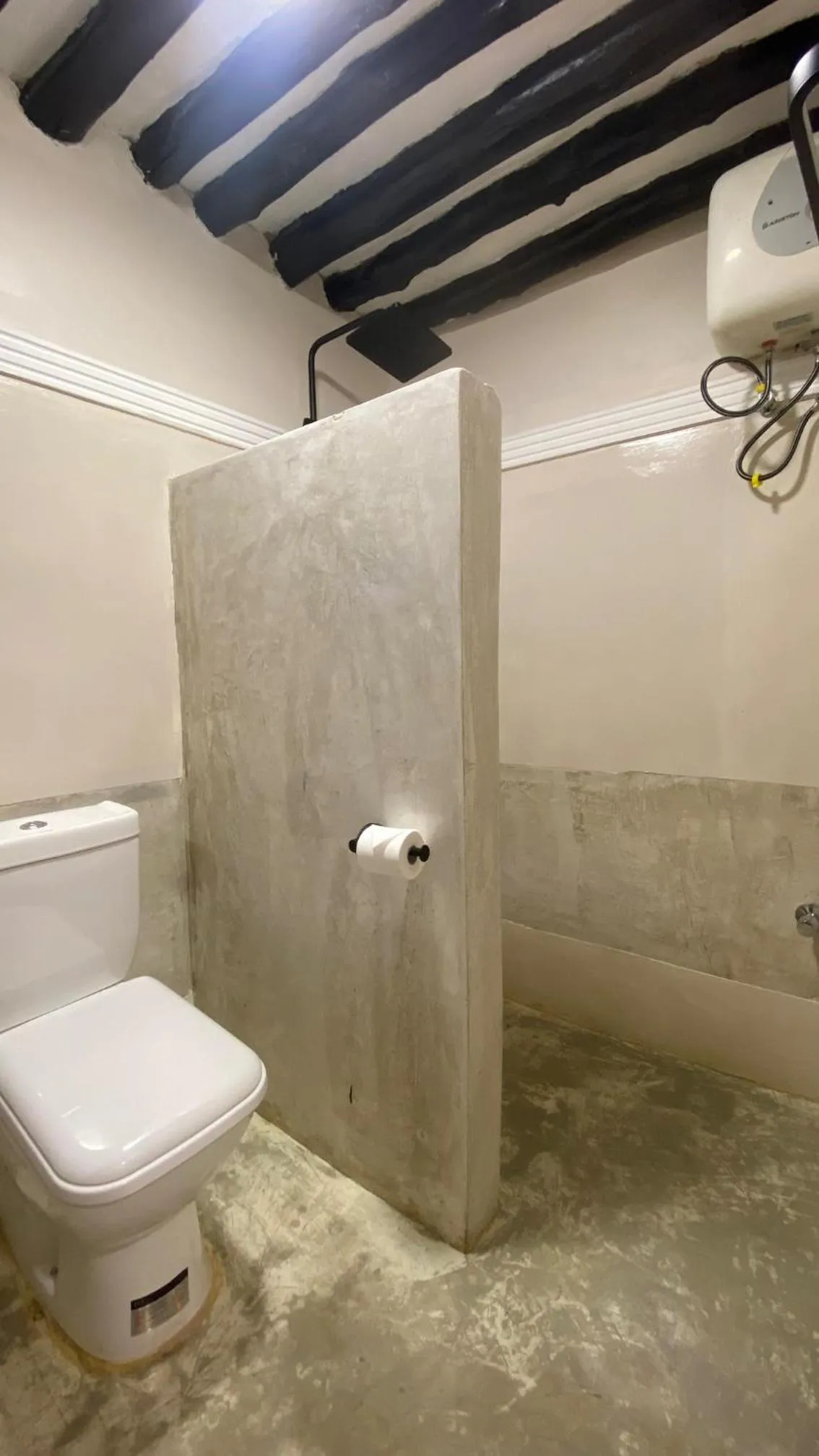 Shower in Hanaia House