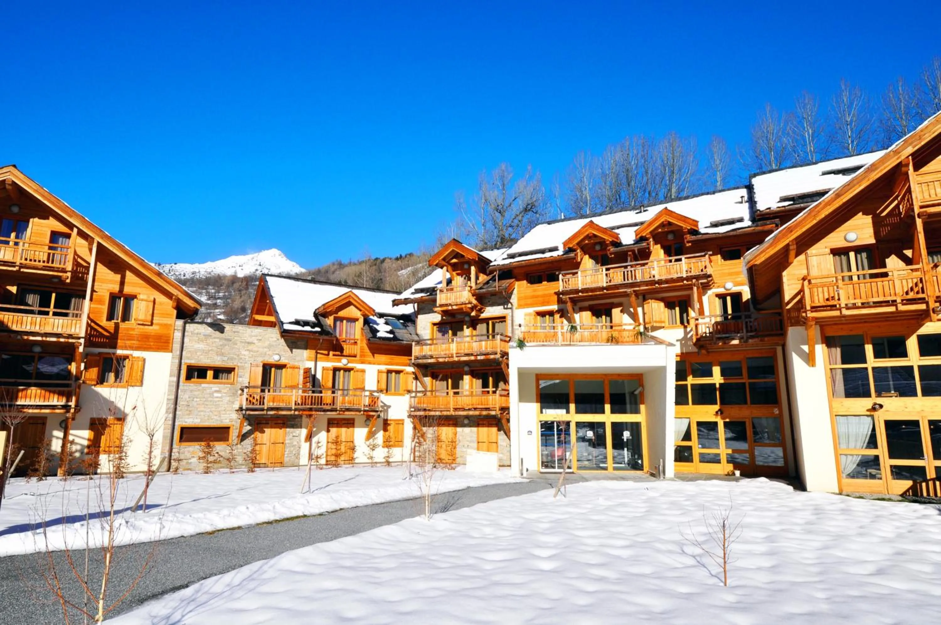 Facade/entrance in Résidence Néméa L'Adret