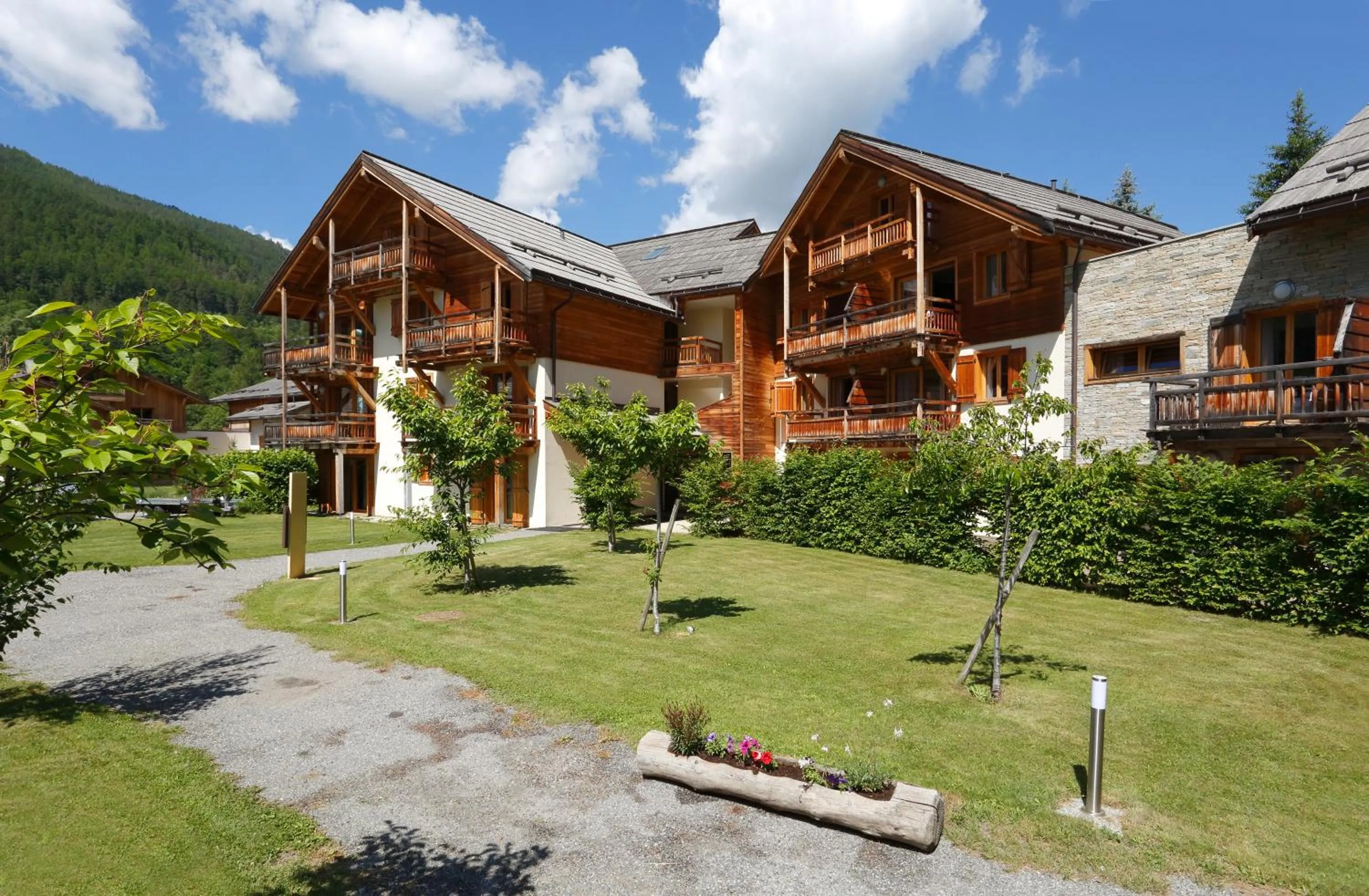 Facade/entrance in Résidence Néméa L'Adret