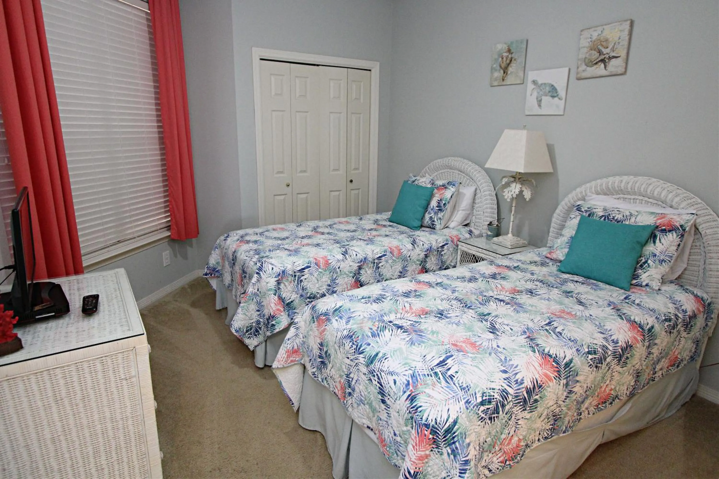 Bed in Cypress Point