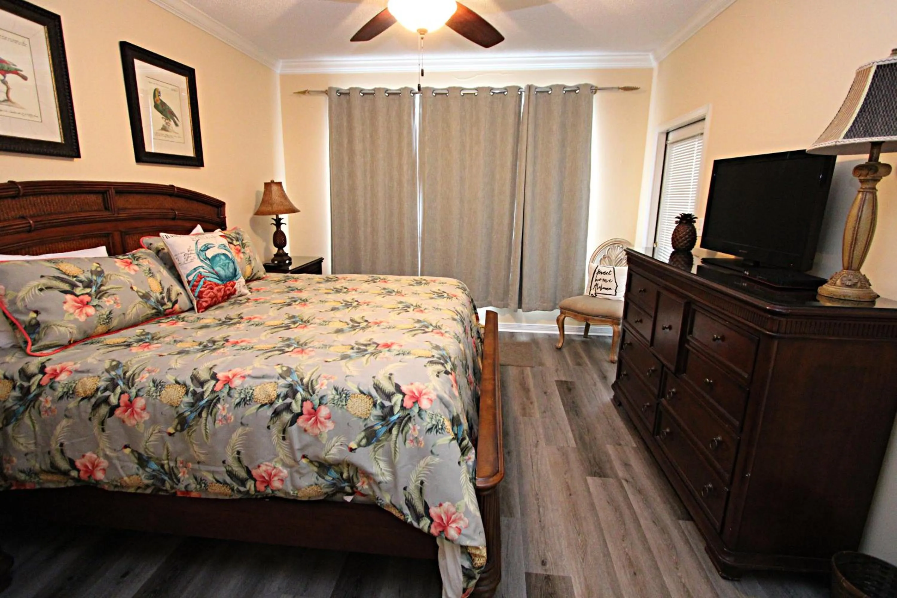 Bed in Cypress Point