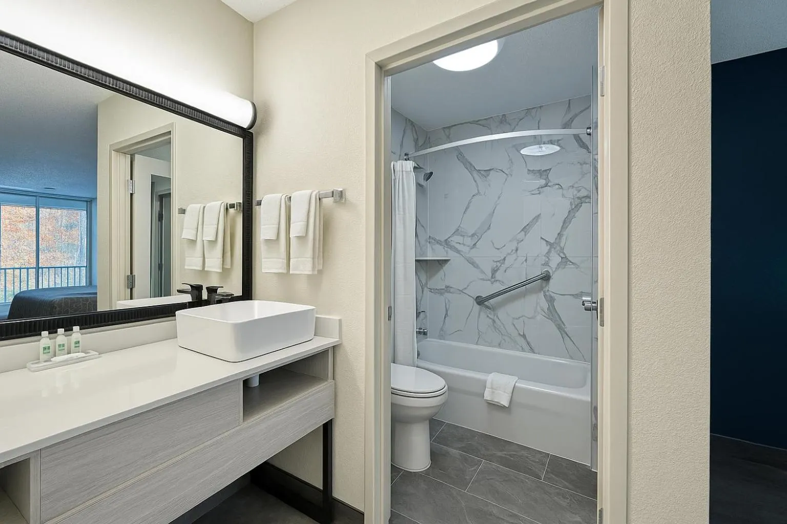 Bathroom in Suburban Studios McDonough South I-75