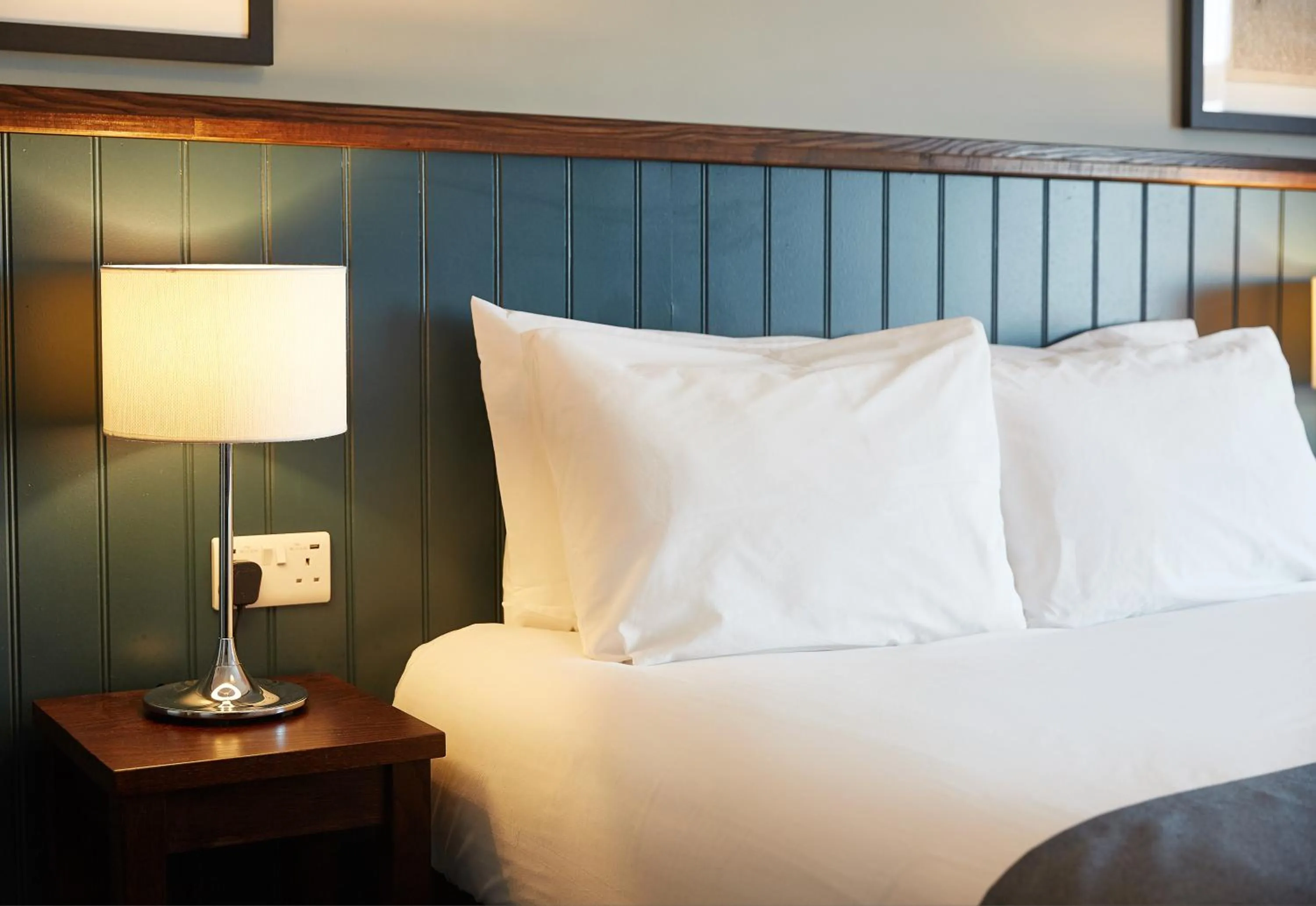 Bed in The Spyglass & Kettle by Greene King Inns