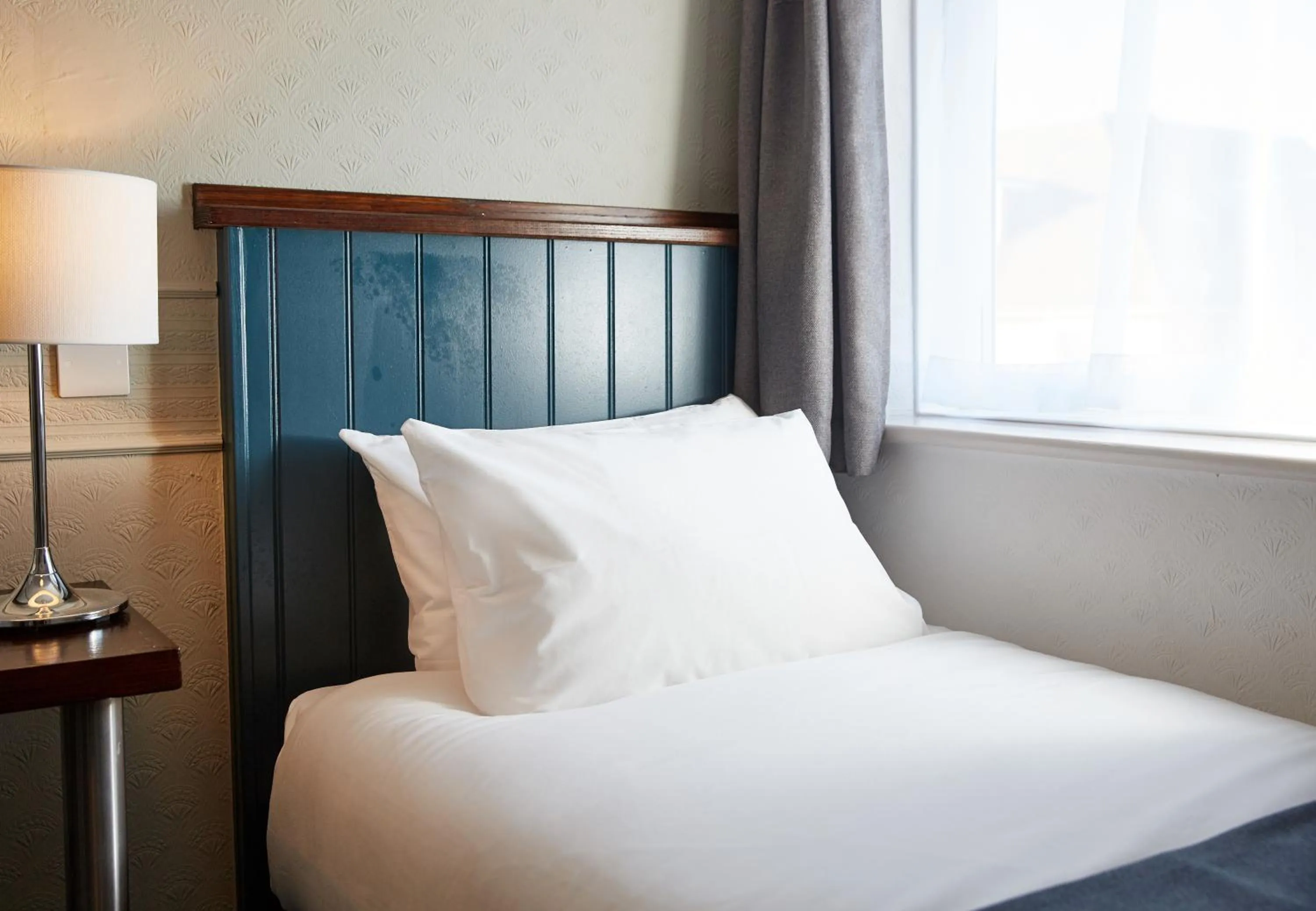 Bed in The Spyglass & Kettle by Greene King Inns