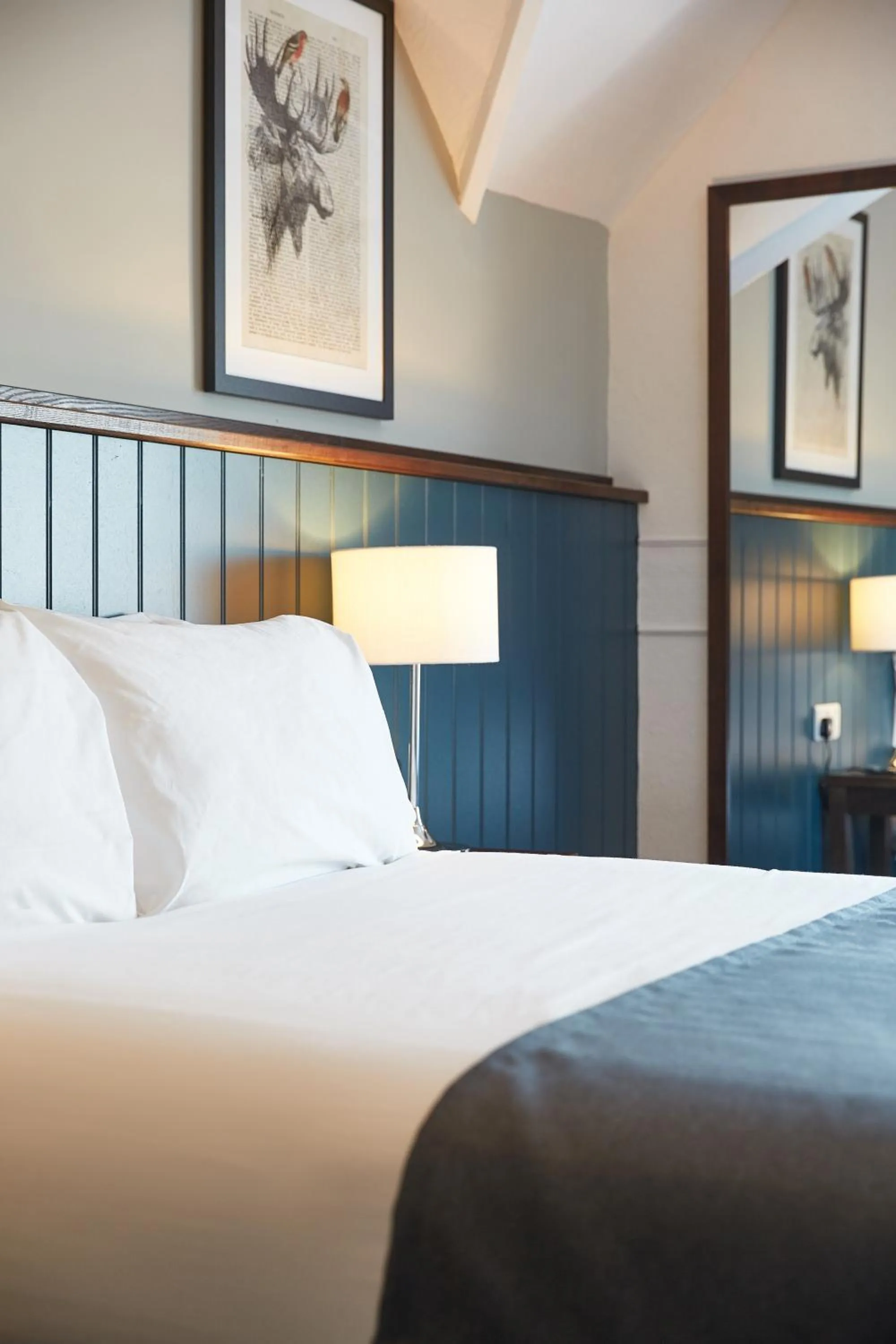 Bed in The Spyglass & Kettle by Greene King Inns