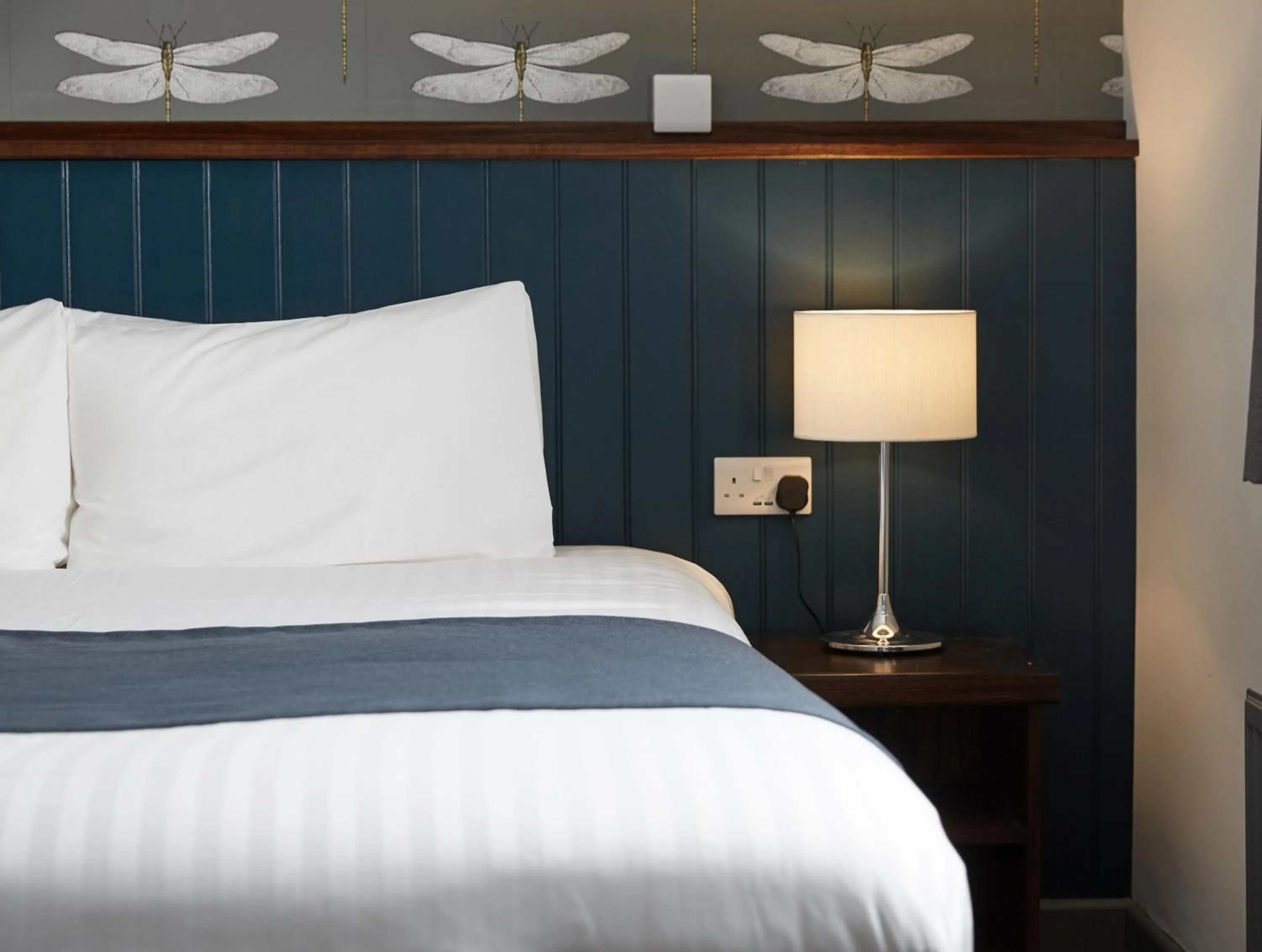 Bed in The Spyglass & Kettle by Greene King Inns