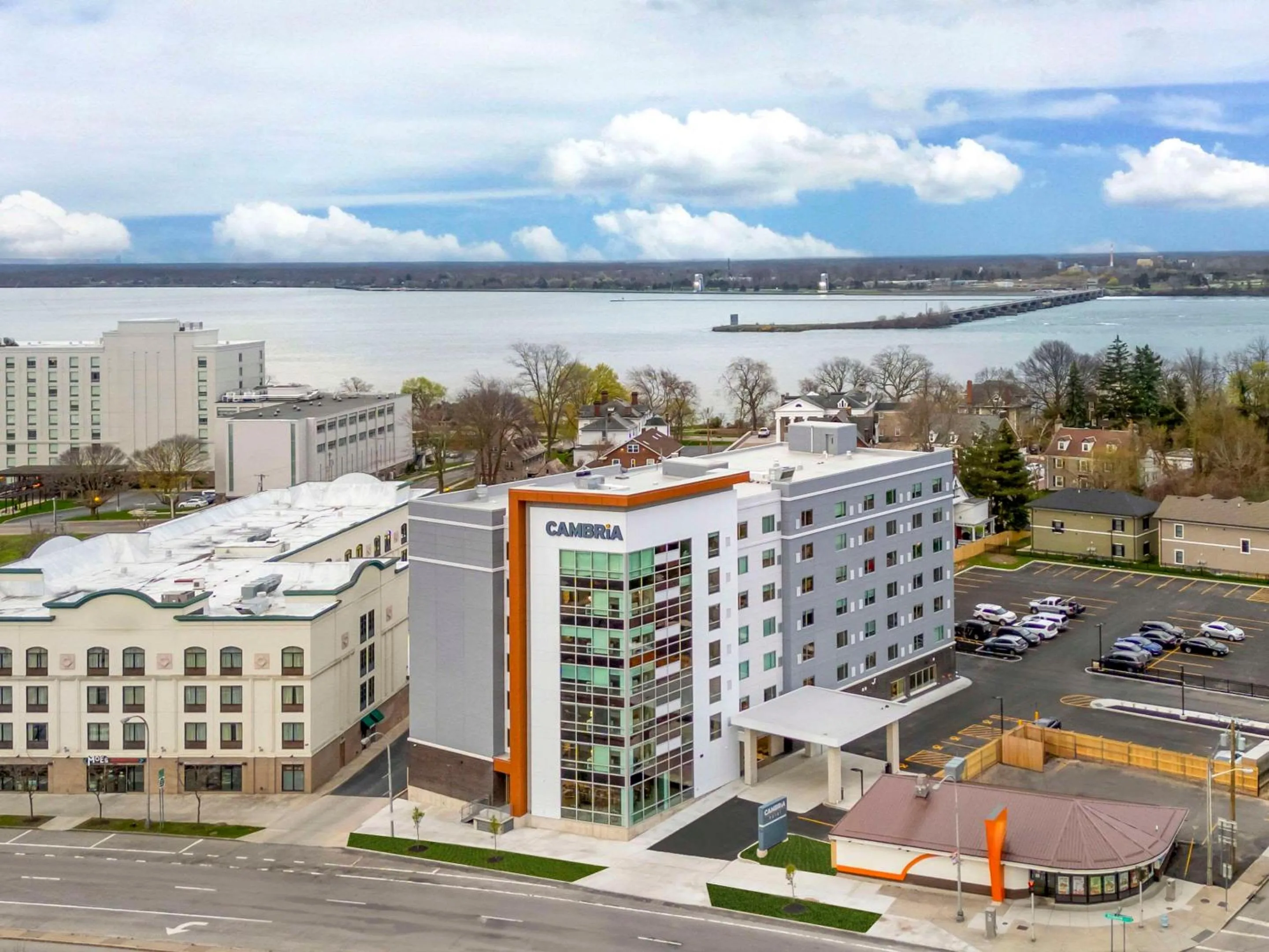 Property building in Cambria Hotel Niagara Falls