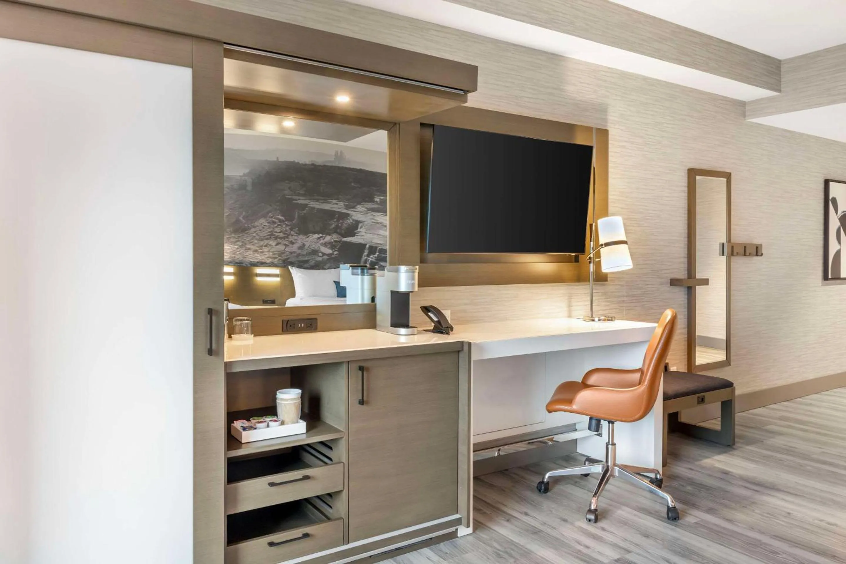 Bedroom in Cambria Hotel Niagara Falls