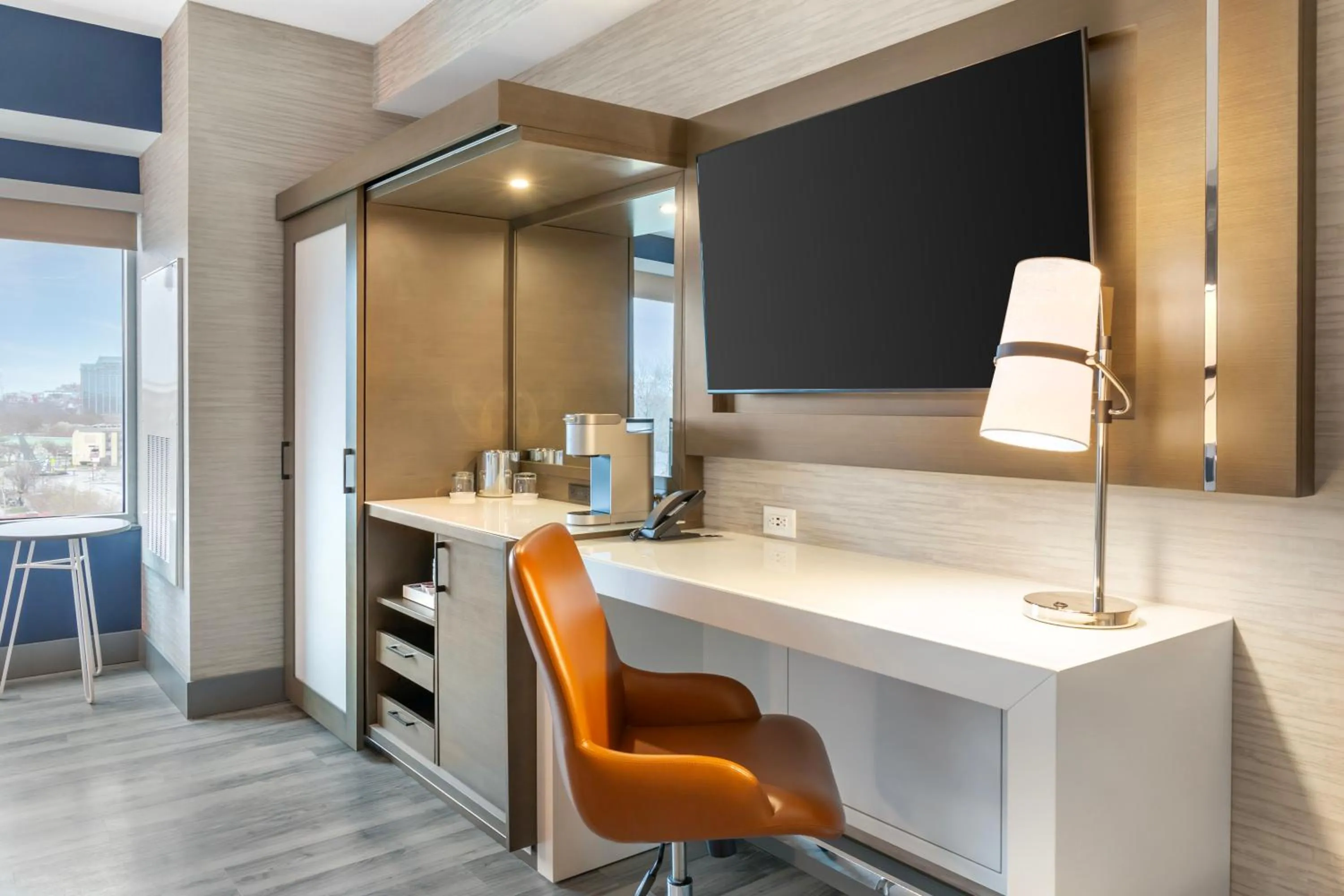 TV and multimedia in Cambria Hotel Niagara Falls