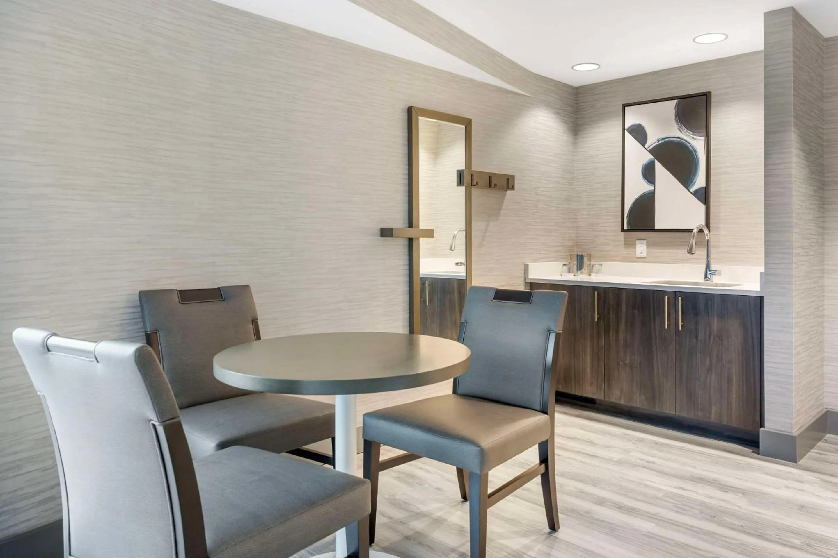 Bedroom in Cambria Hotel Niagara Falls