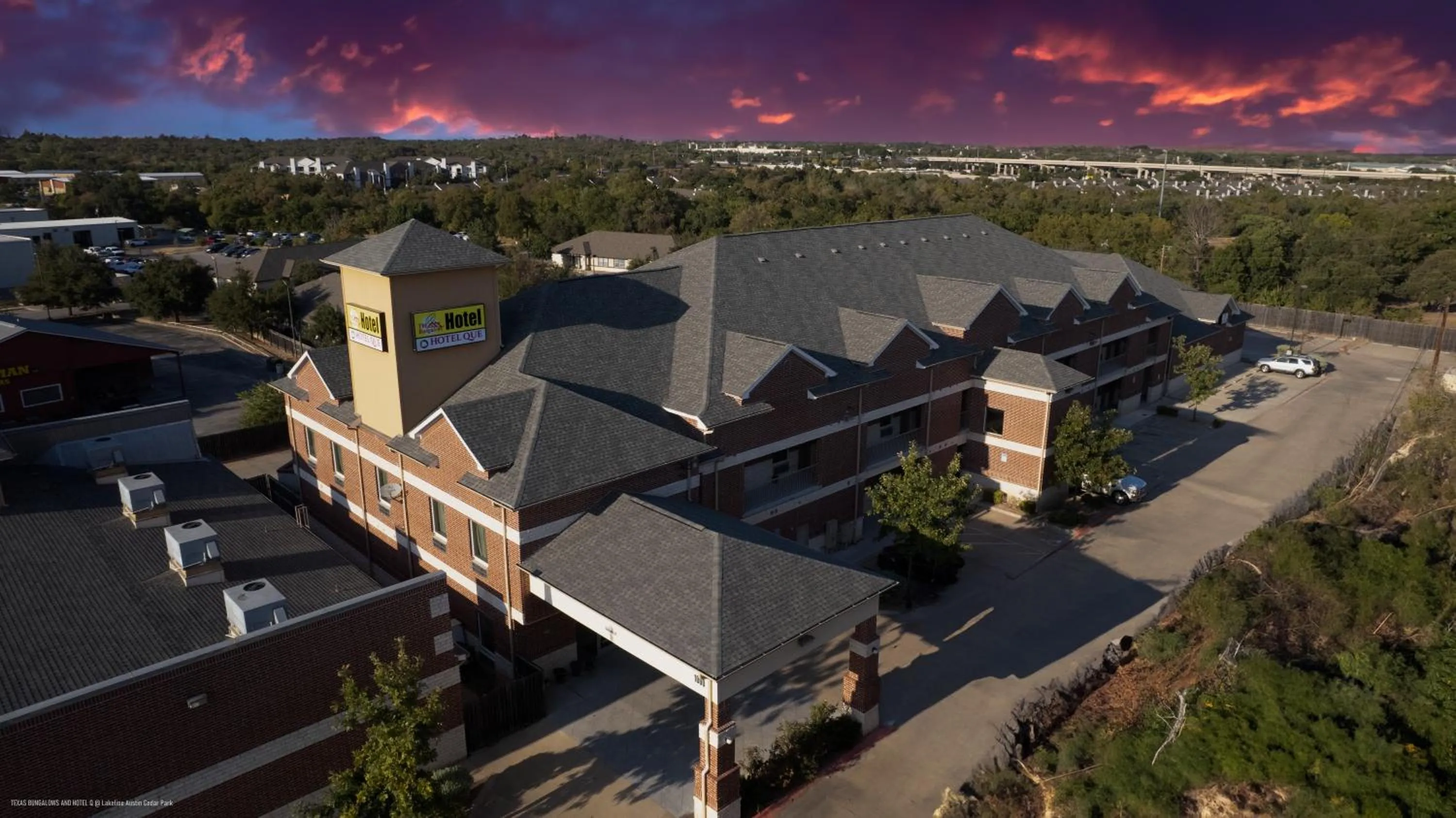 Property building in Texas Bungalows Hotel & Hotel Que at Lakeline Austin Cedar Park