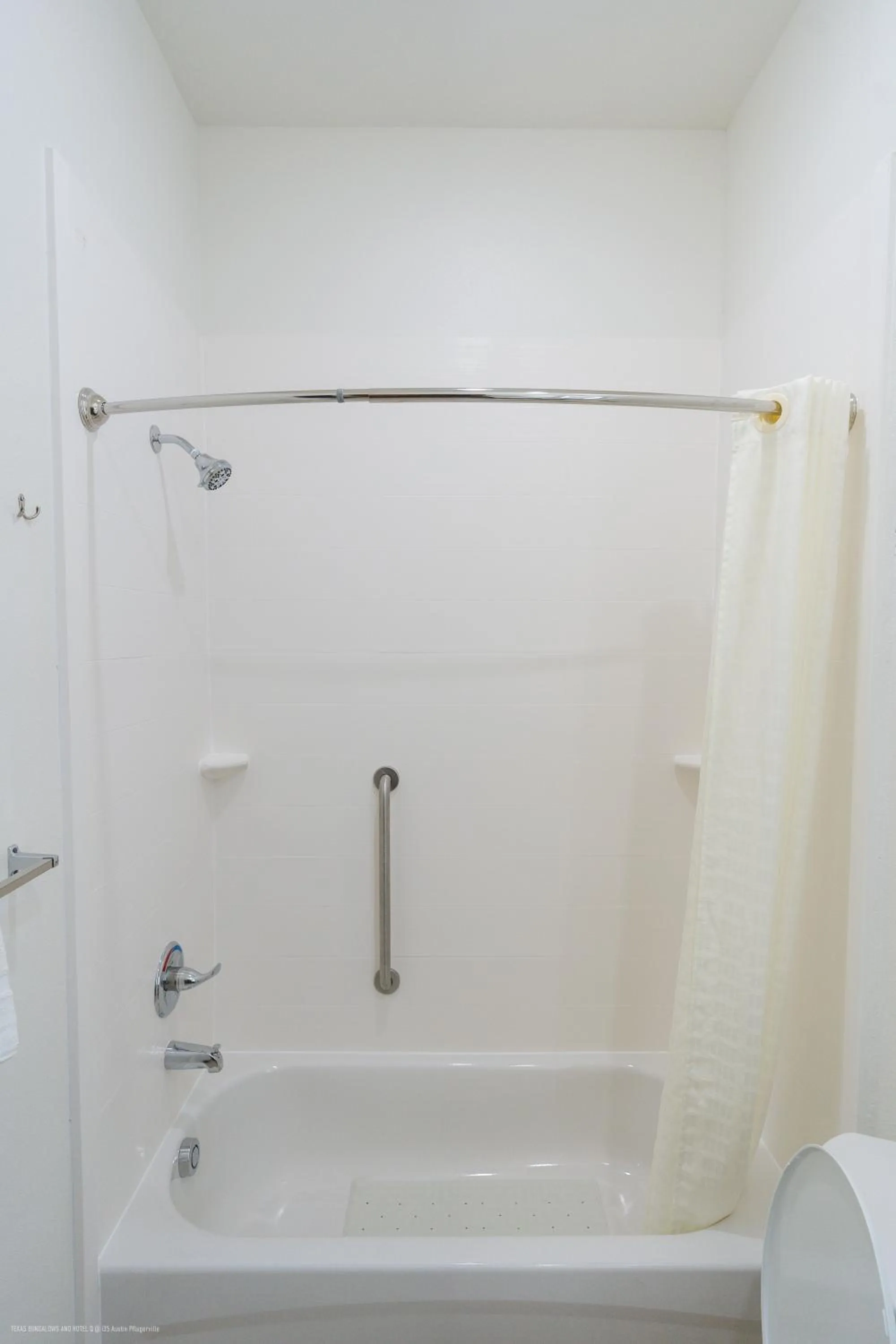 Shower in Texas Bungalows Hotel & Hotel Que at Lakeline Austin Cedar Park