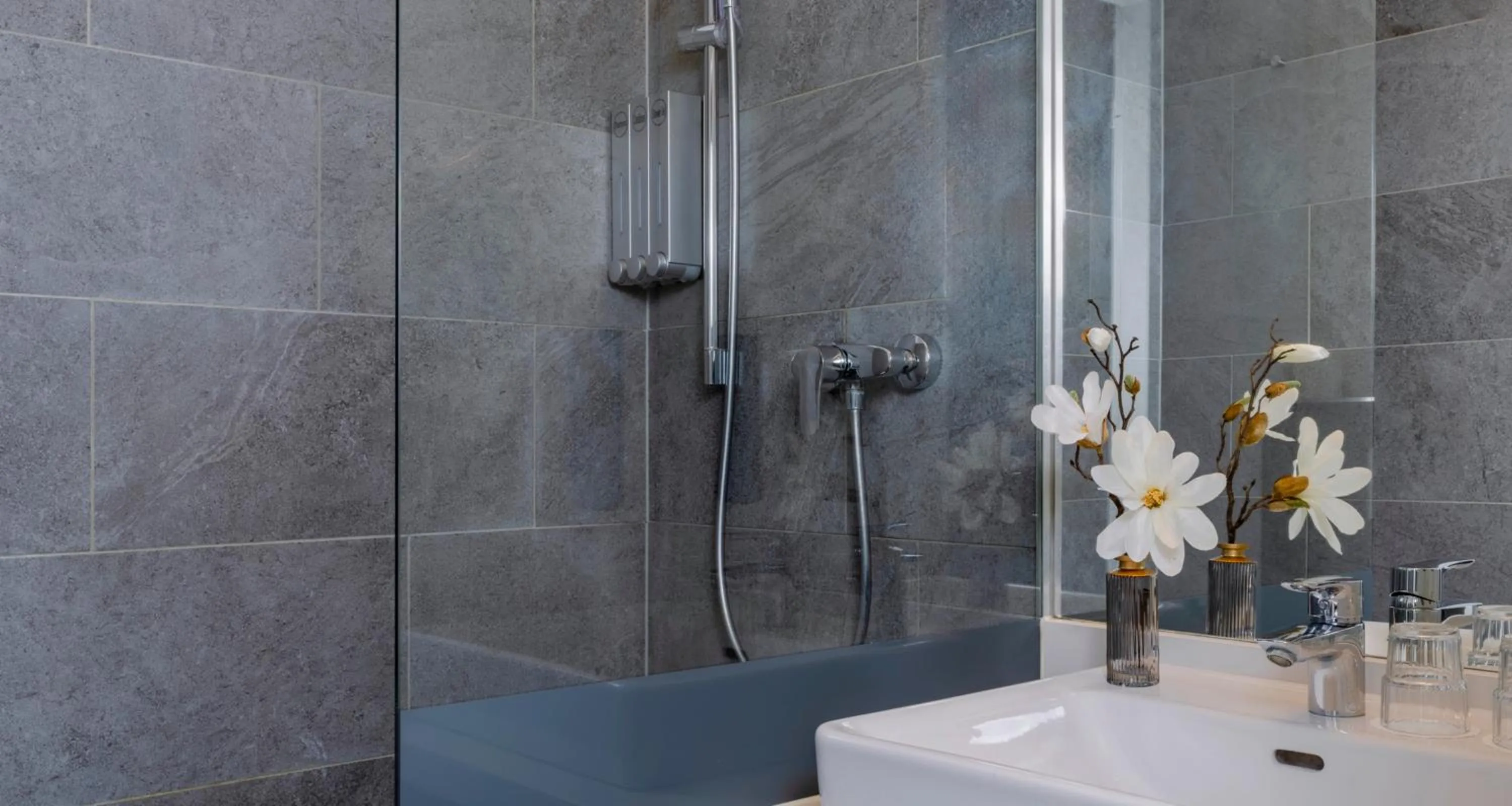 Bathroom in PLAZA INN Dachau - München